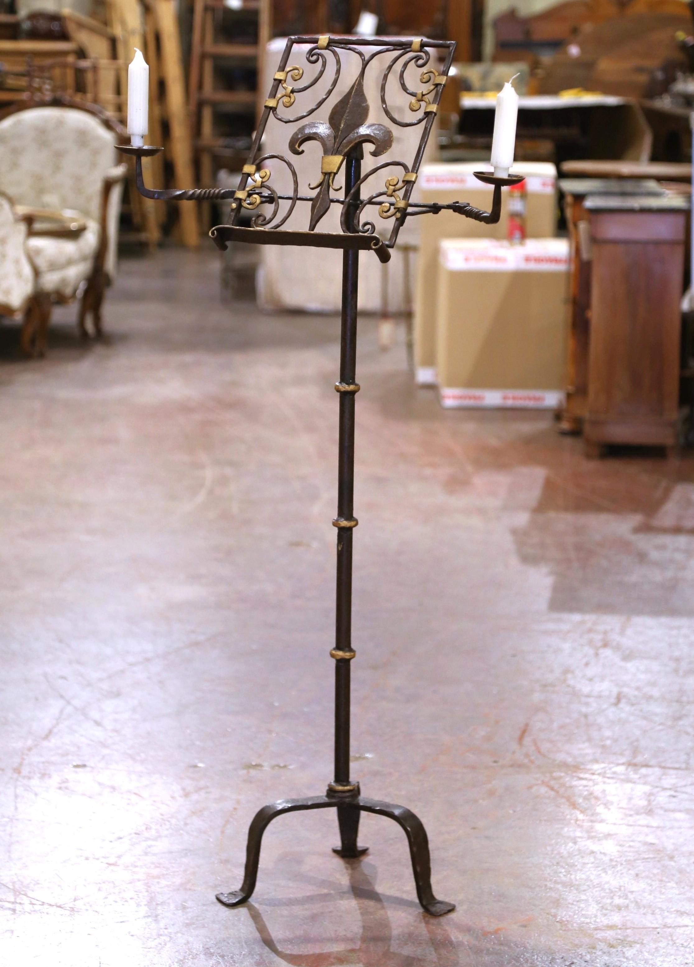 19th Century French Forged Iron Music Stand Lectern with Fleur-de-Lys Decor For Sale 1