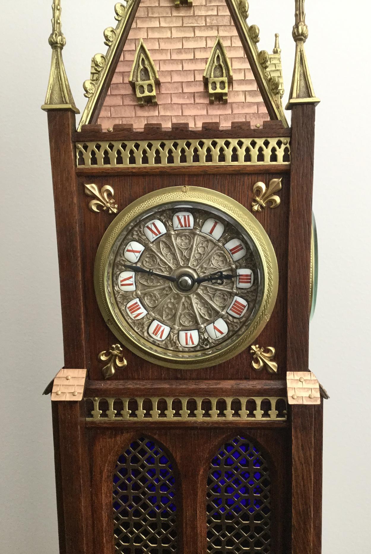 Laqué Horloge tour à quatre cadrans fantaisie française de Blumberg, Paris, XIXe siècle en vente