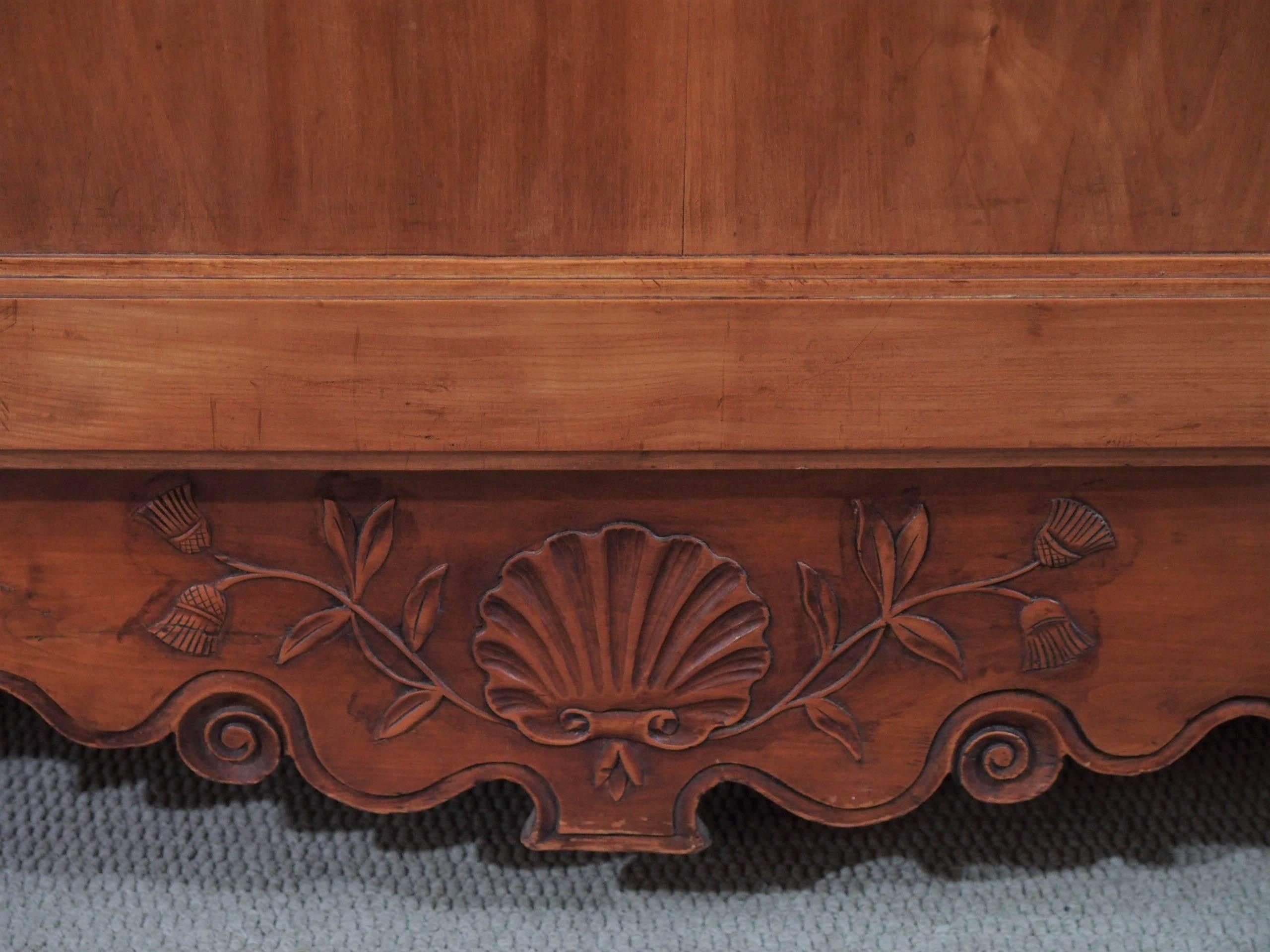 19th Century French Fruitwood Bonnetierre 1