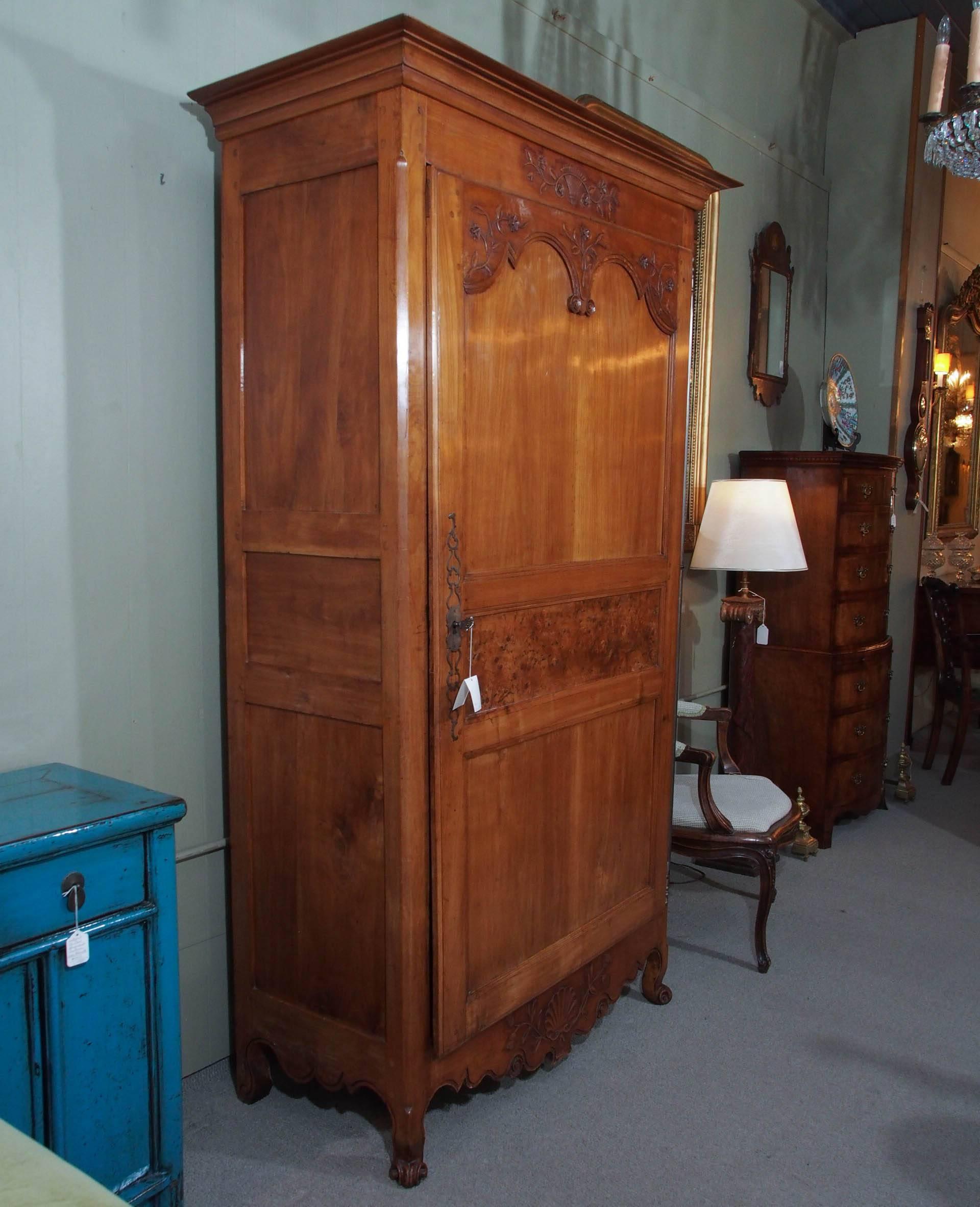 19th Century French Fruitwood Bonnetierre 5