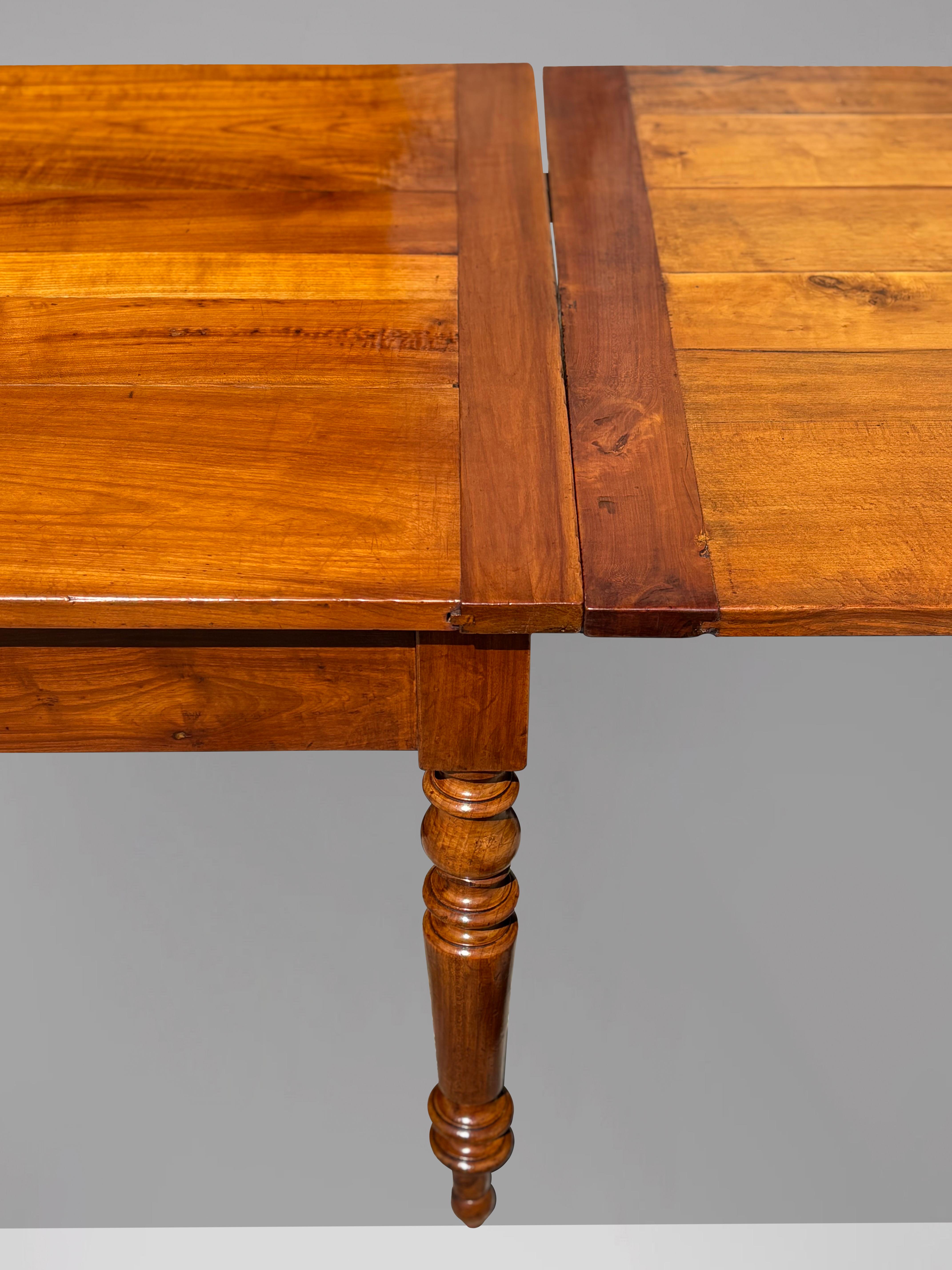 19th Century French Fruitwood Draw Leaf Farmhouse Dining Table For Sale 8