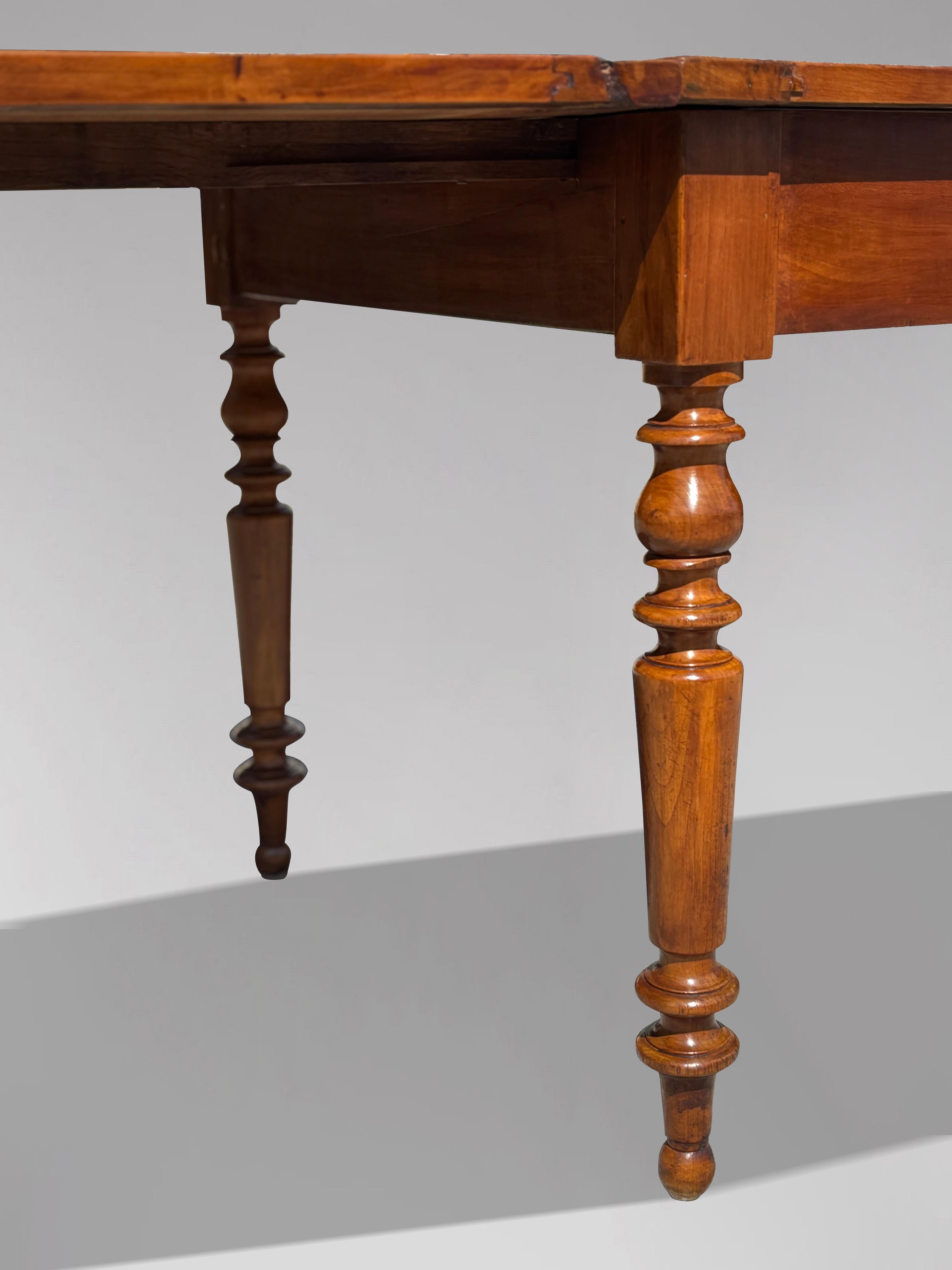 19th Century French Fruitwood Draw Leaf Farmhouse Dining Table For Sale 3