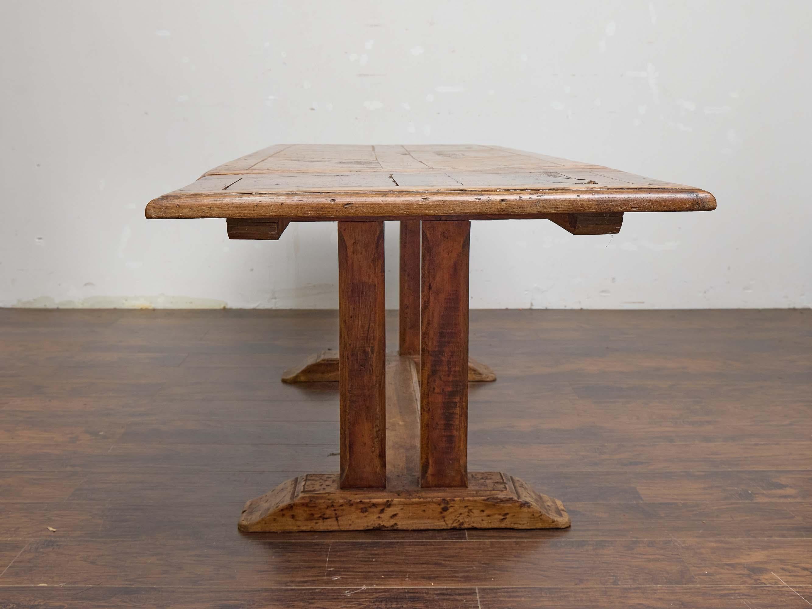 Table de salle à manger à rallonge en bois fruitier français du XIXe siècle avec deux abattants Bon état - En vente à Atlanta, GA