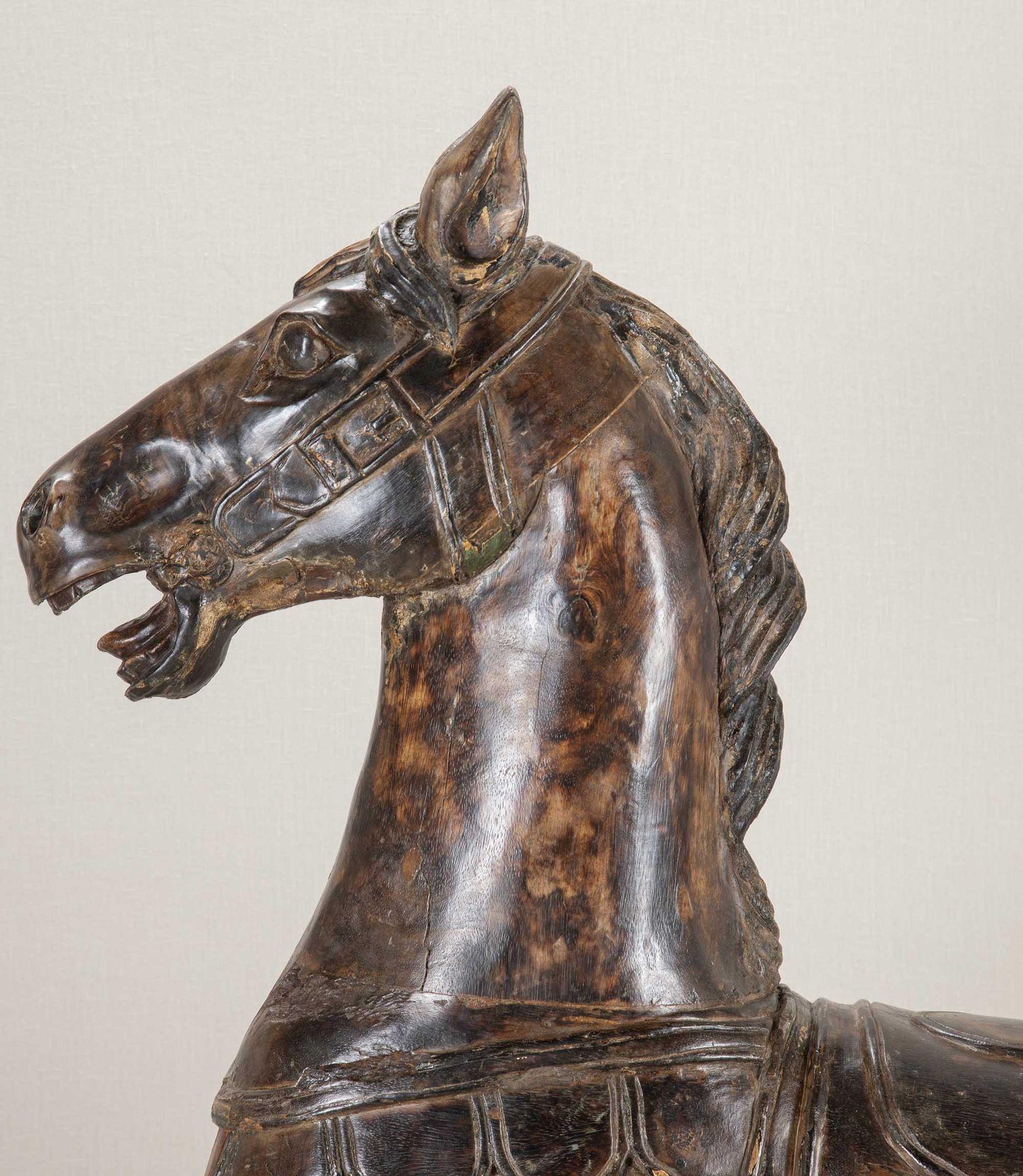 Cavallo da carosello francese a grandezza naturale del XIX secolo in vendita 6