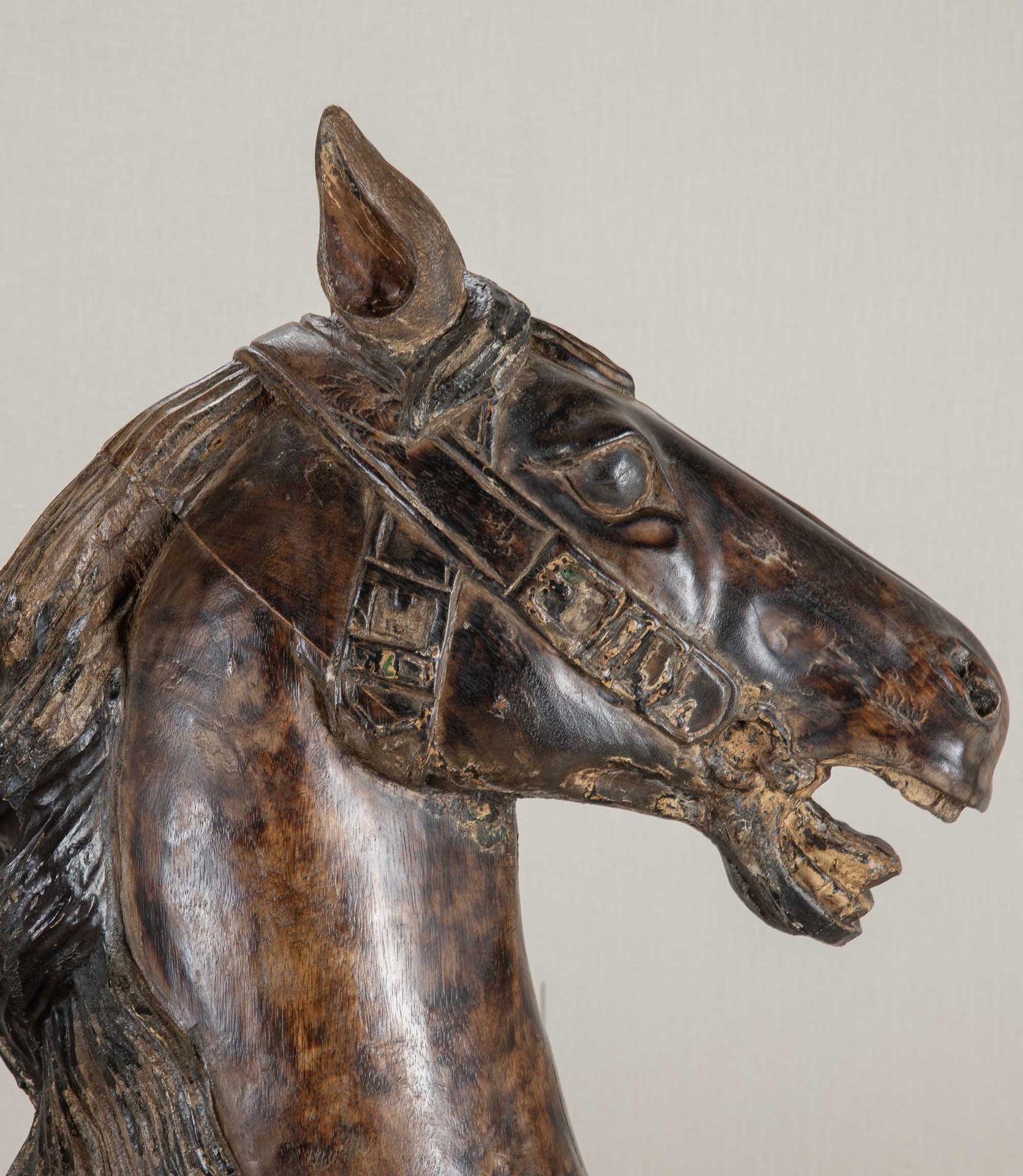 Cavallo da carosello francese a grandezza naturale del XIX secolo in vendita 1