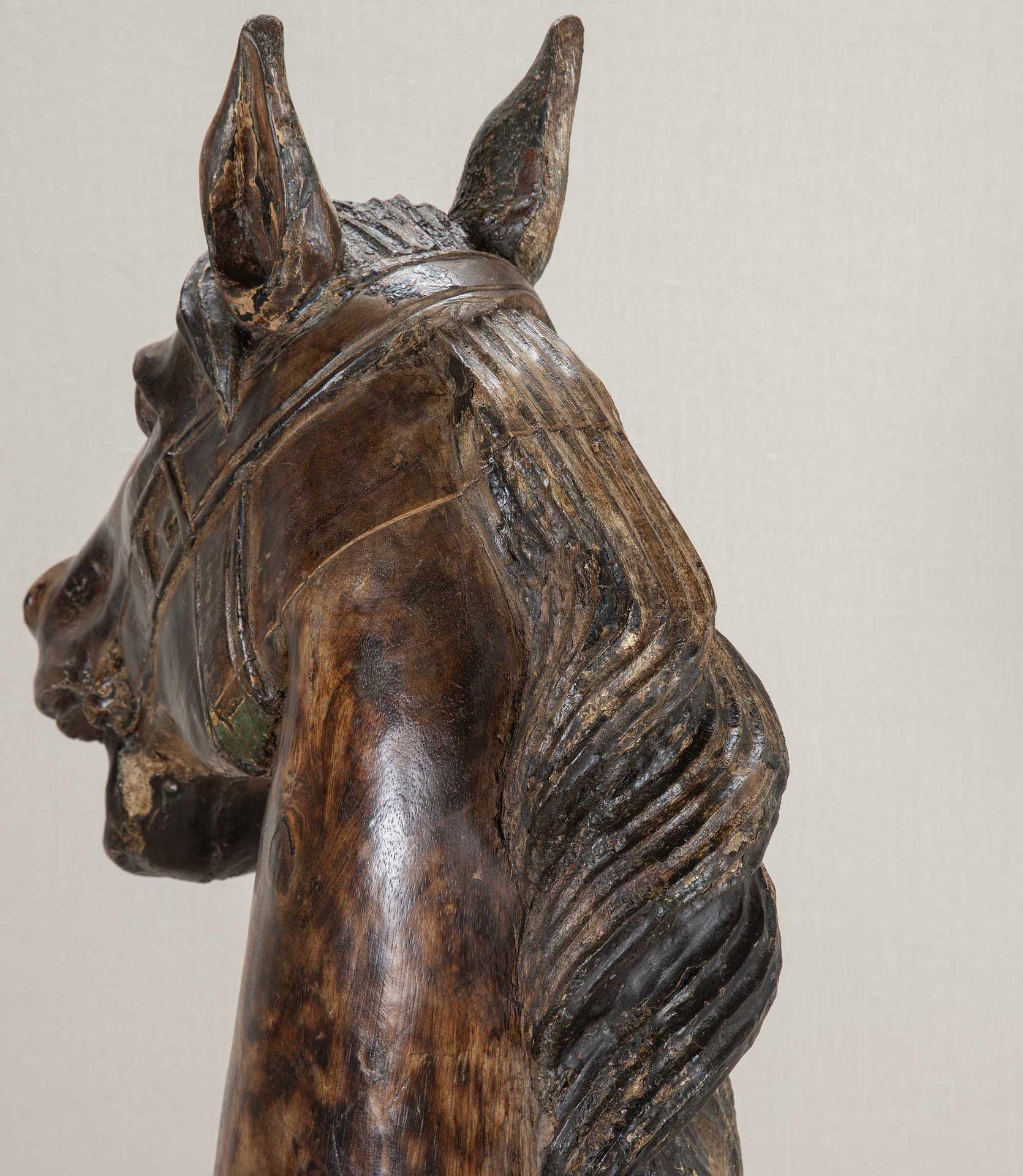 Cavallo da carosello francese a grandezza naturale del XIX secolo in vendita 2