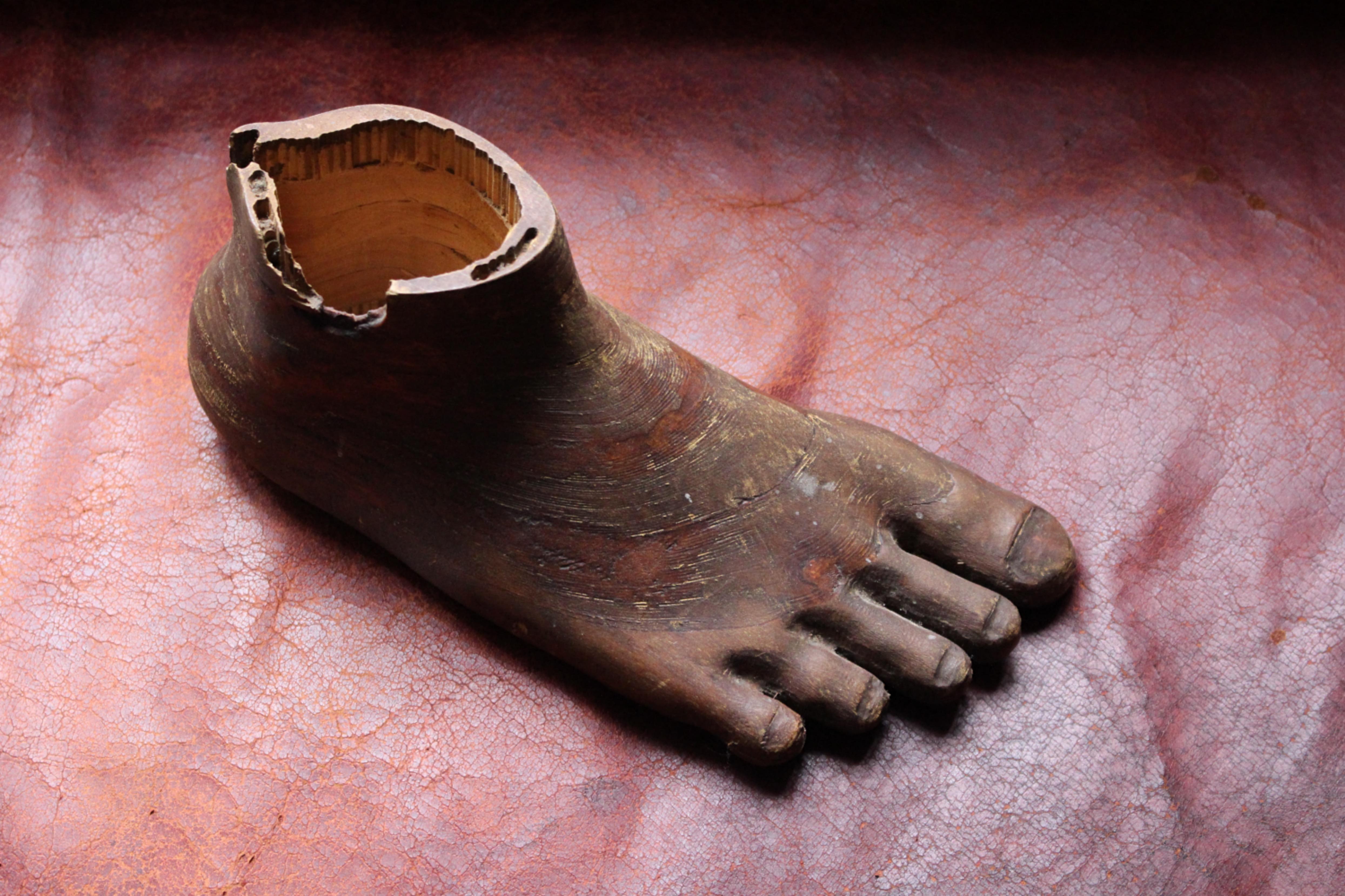 Français Mannequin d'artiste à pied en bois sculpté, 19ème siècle. en vente