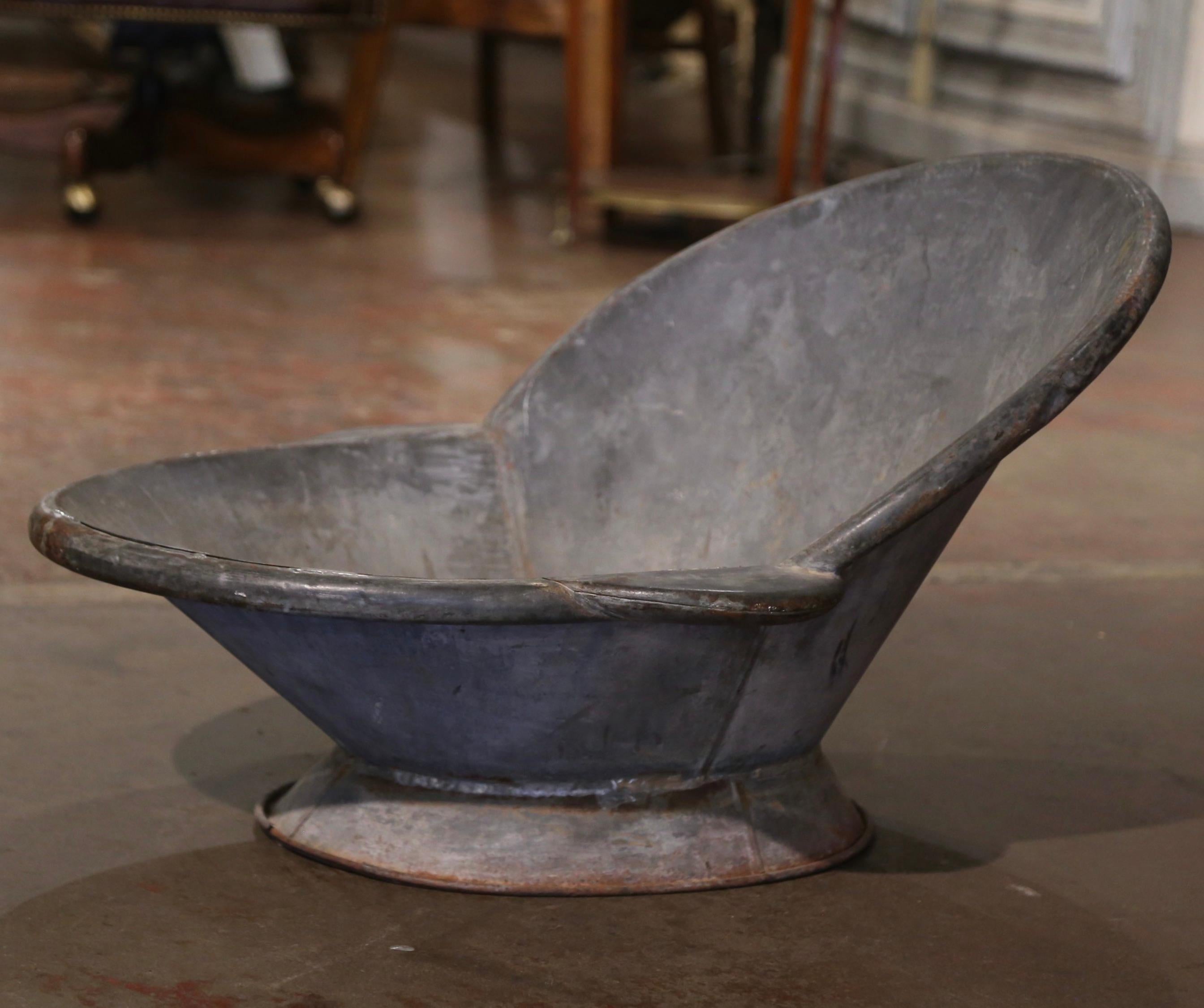 19th Century French Galvanized Steel Child Bath Tub or Planter For Sale 3