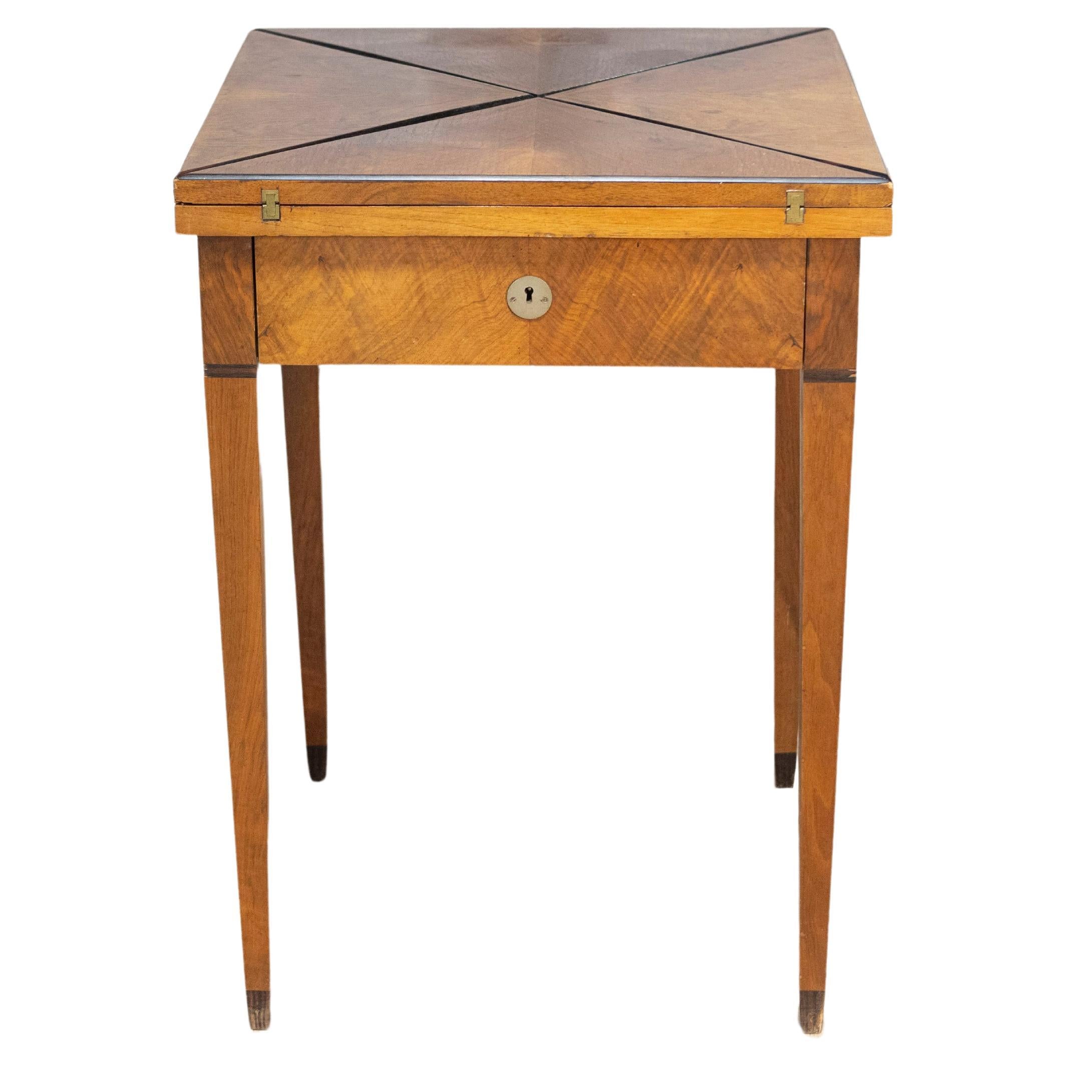 Tavolo da gioco francese del XIX secolo