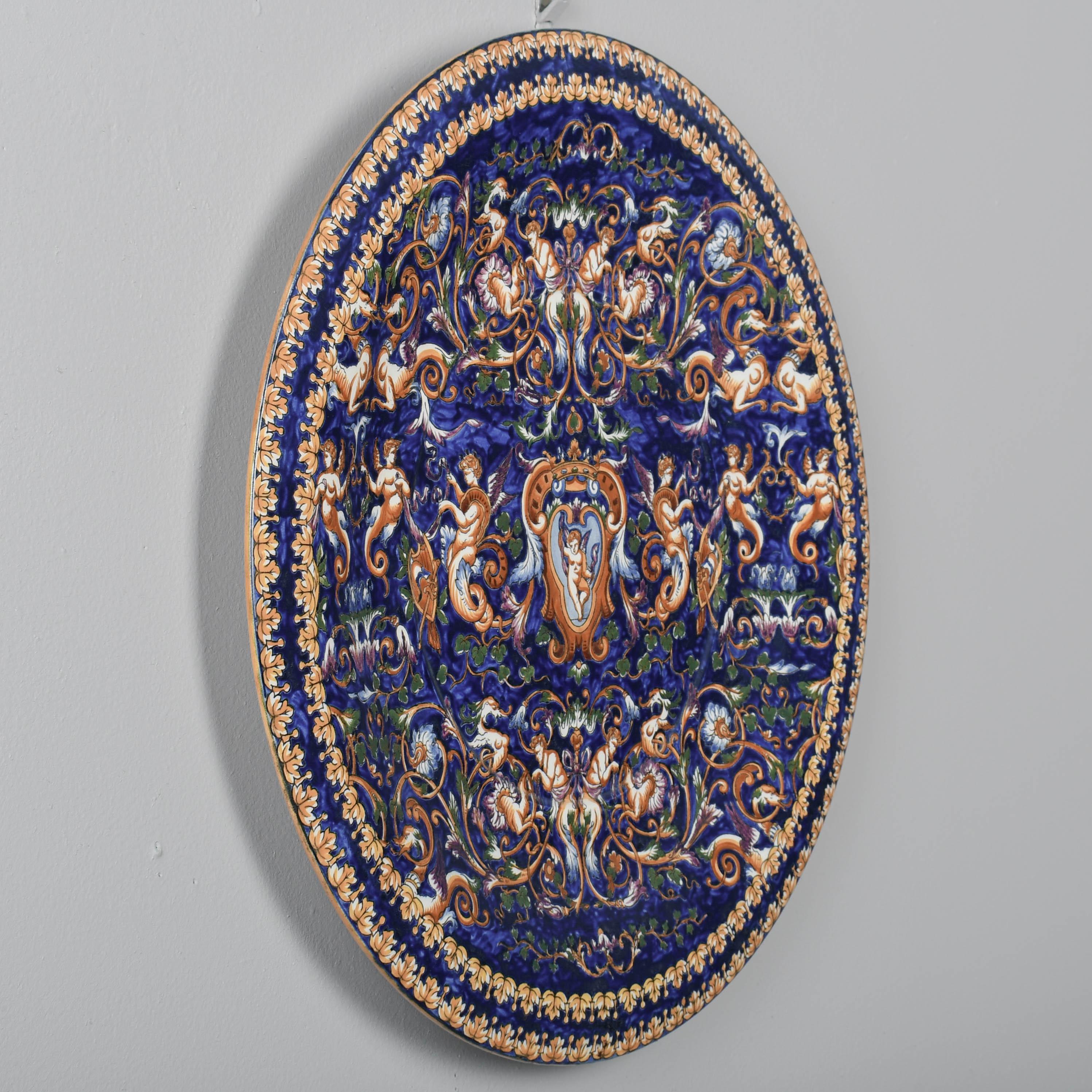 Rinascimento Piatto in maiolica francese del XIX secolo di Gien in vendita