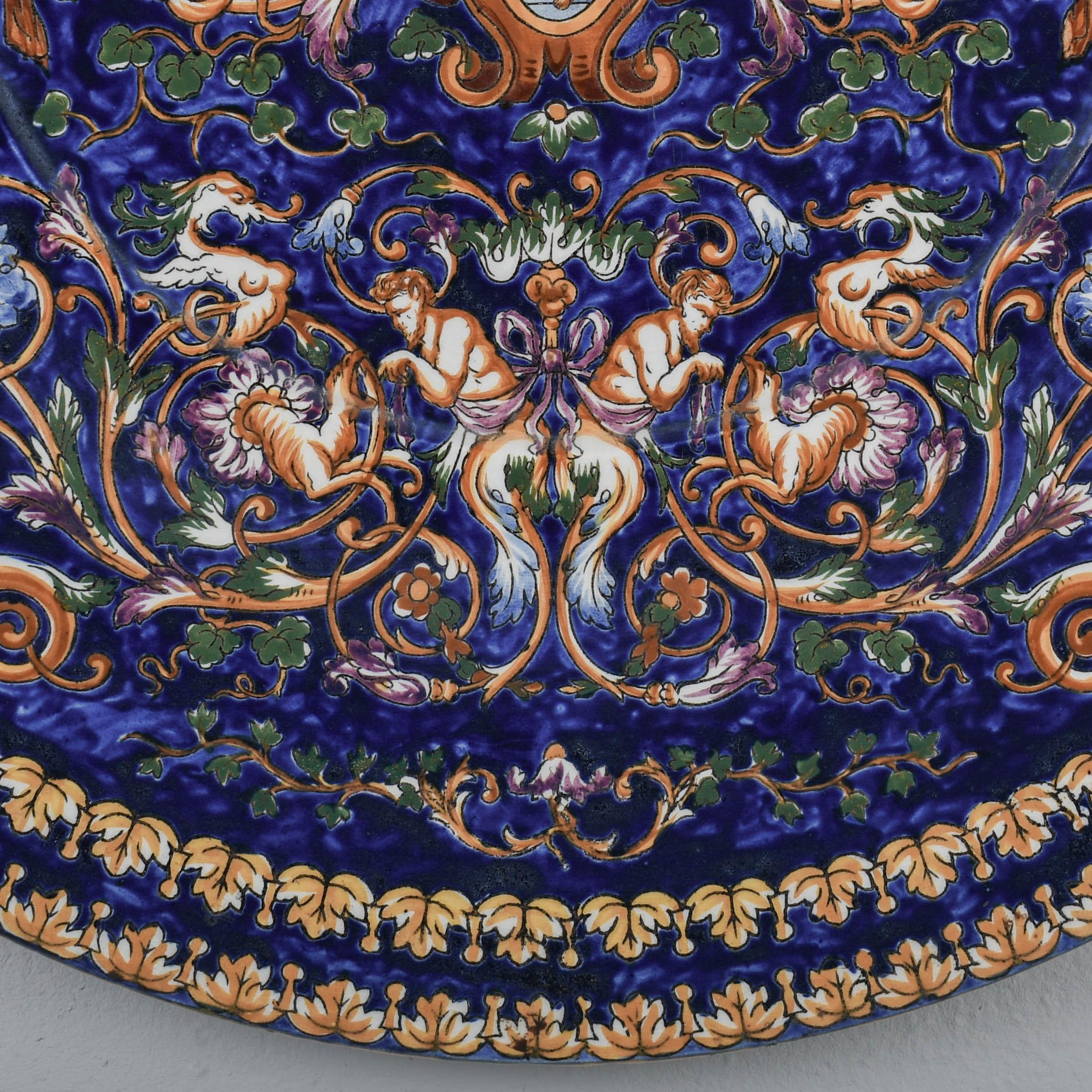 Piatto in maiolica francese del XIX secolo di Gien In condizioni buone in vendita a Winter Park, FL
