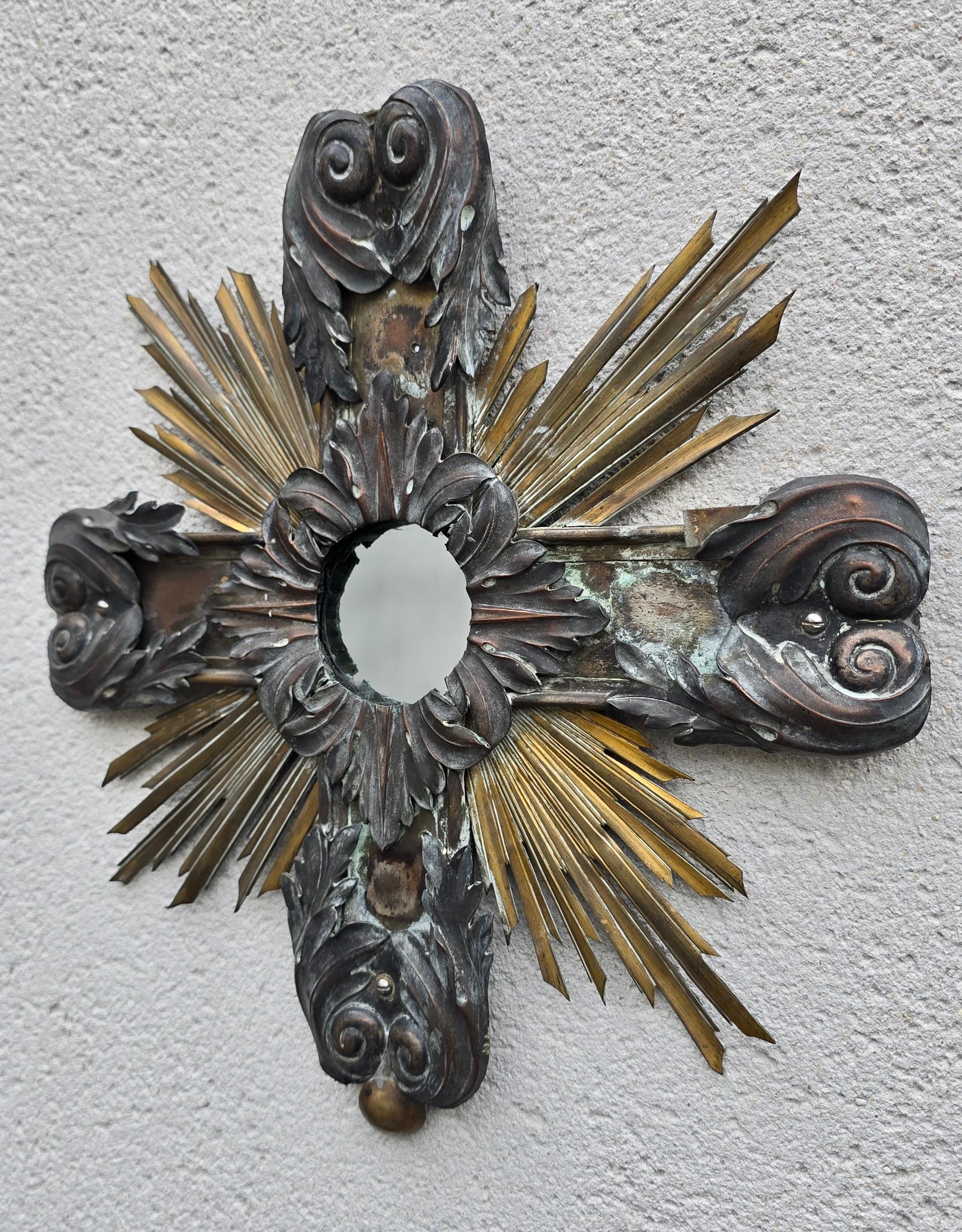 19th Century French Gilded and Patinated Metal Cross Mirror with Sunburst Rays For Sale 1
