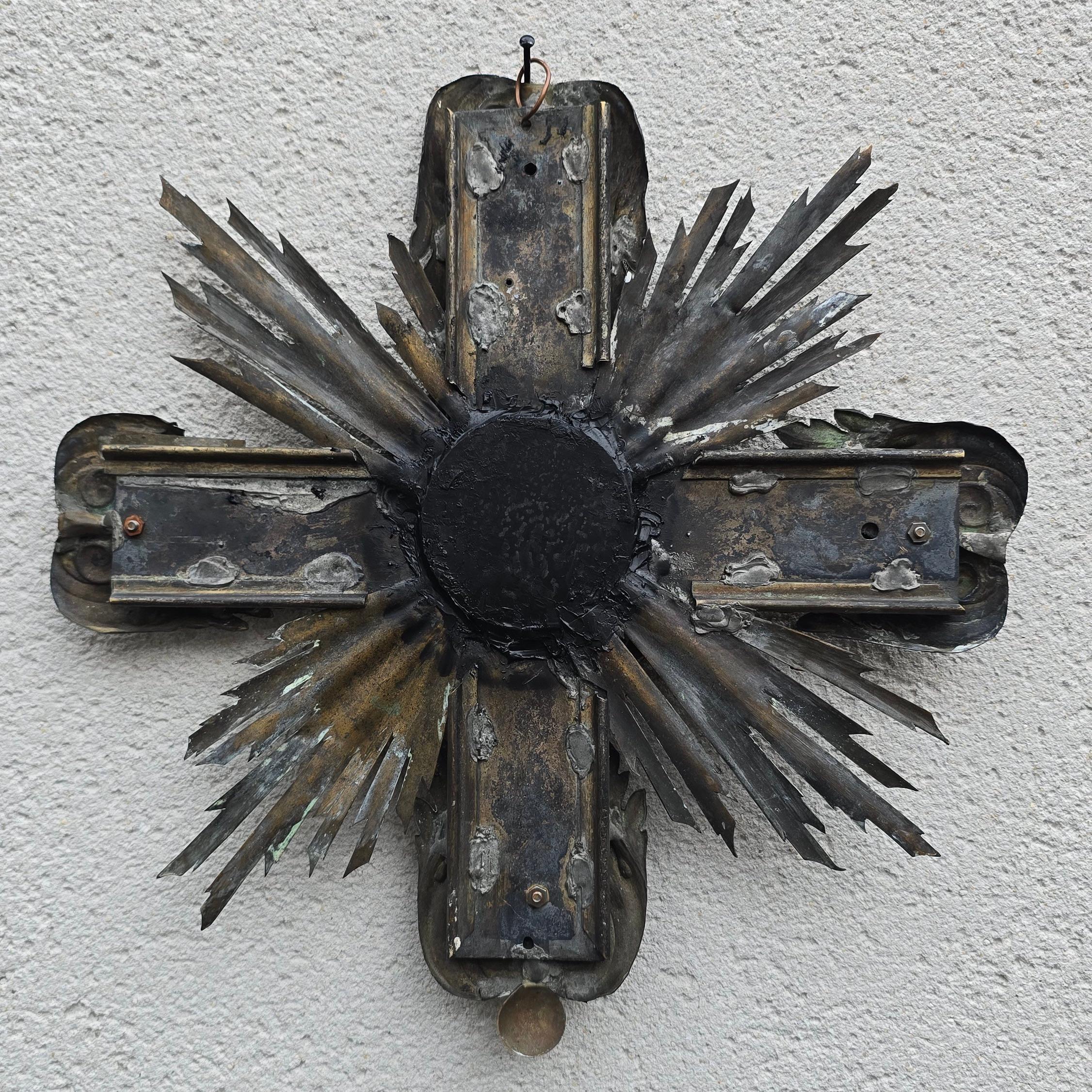 19th Century French Gilded and Patinated Metal Cross Mirror with Sunburst Rays For Sale 2