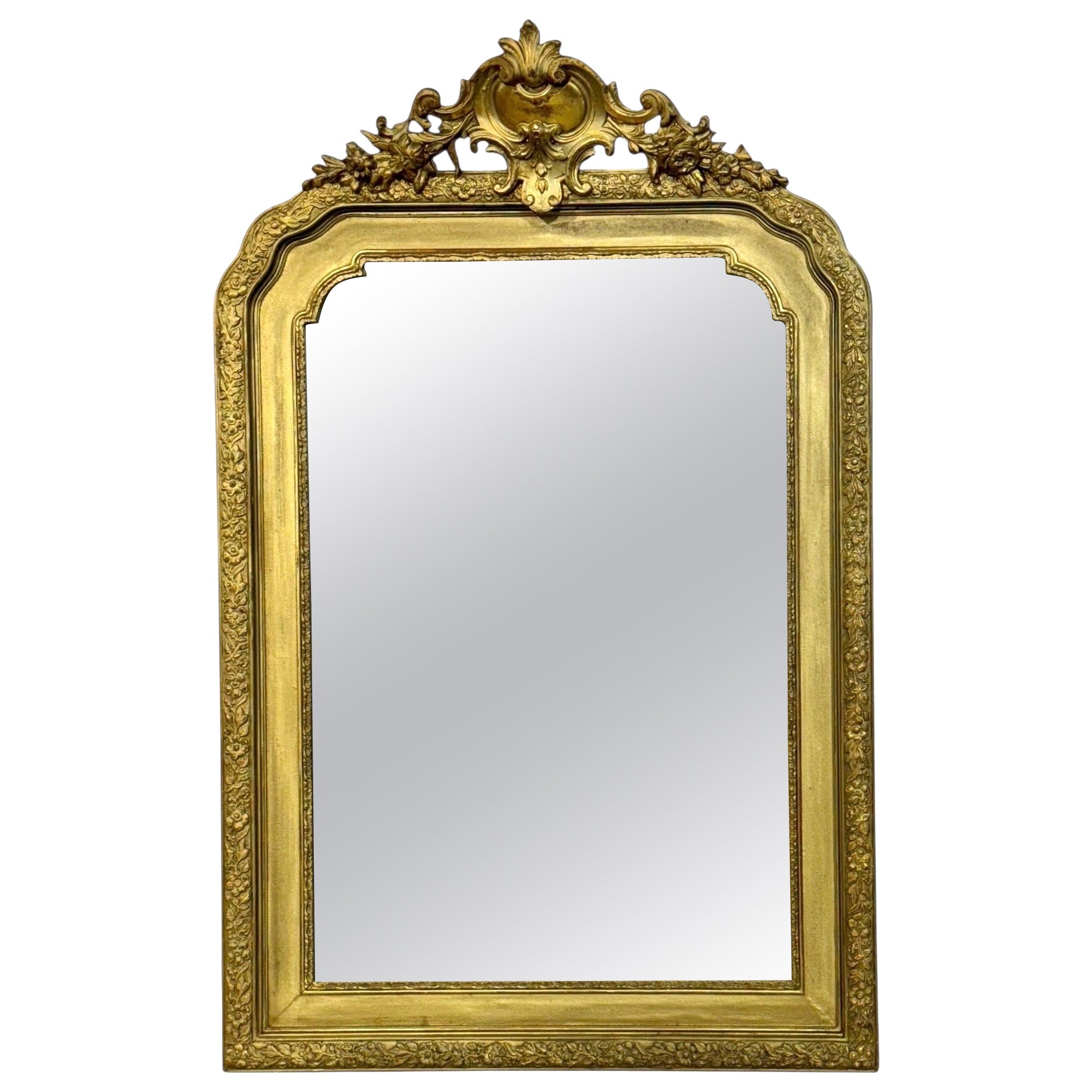 Espejo francés dorado del siglo XIX con cresta floral y cristal original en venta