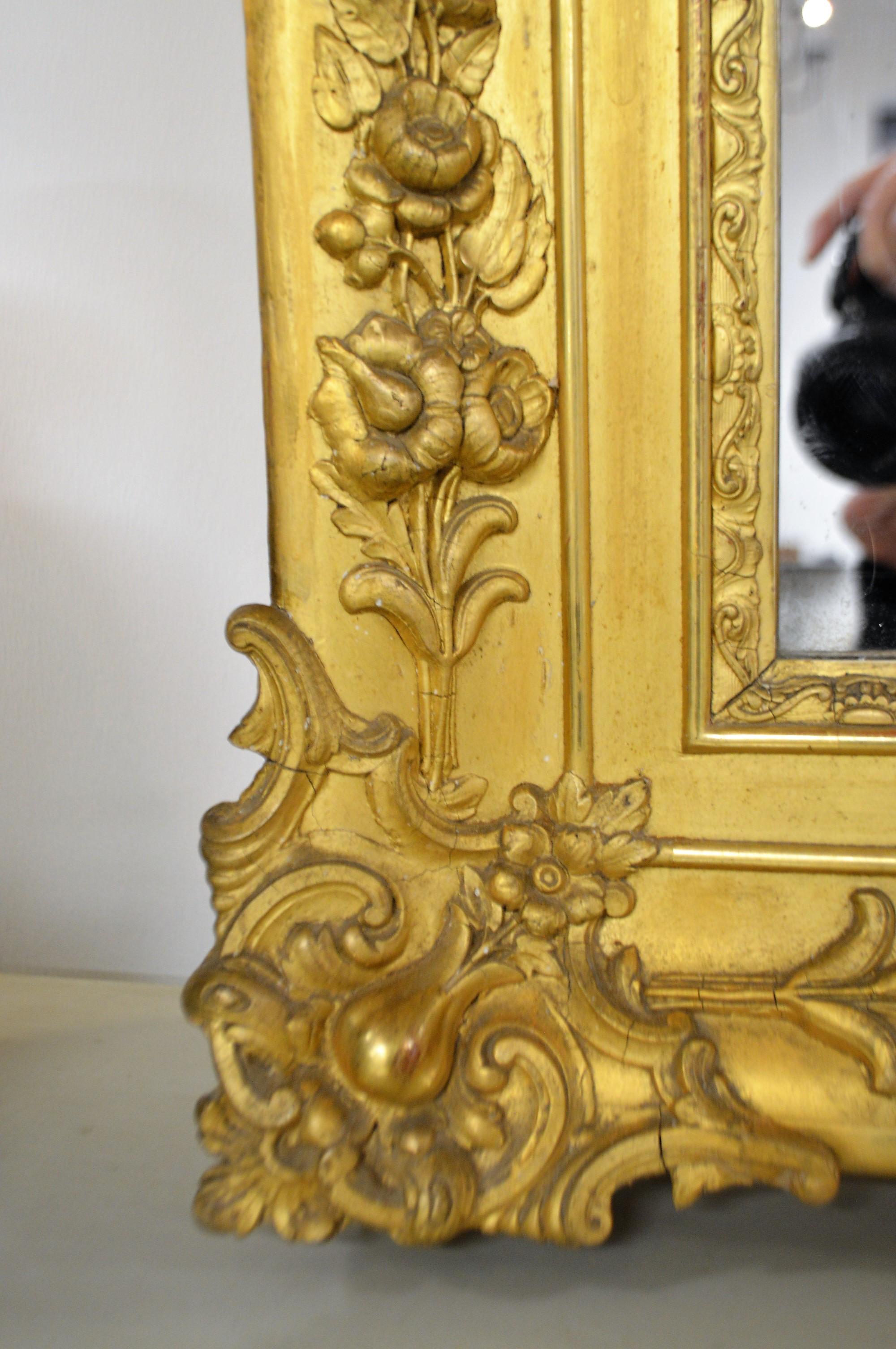 19th Century French Gilded Mirror with Hand Carved Details in All Four Corners For Sale 3