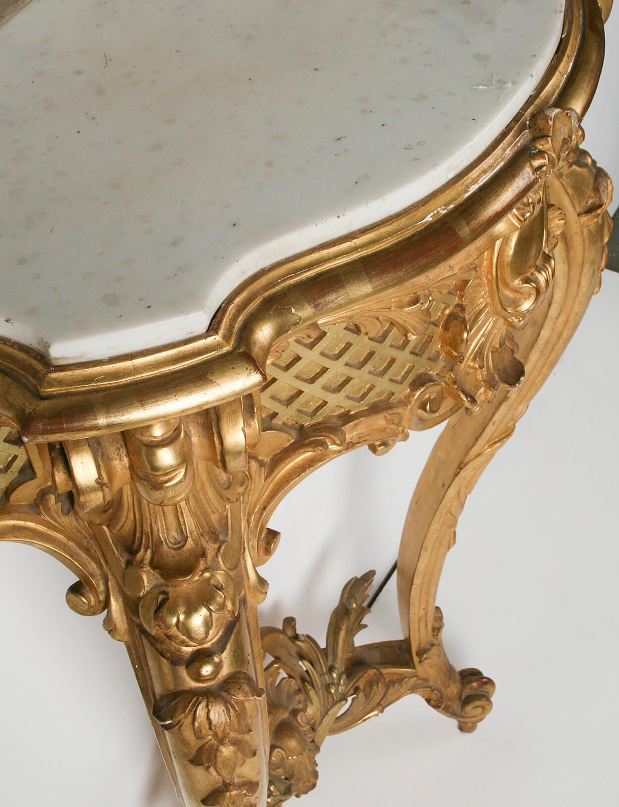 französischer vergoldeter Spiegel des 19. Jahrhunderts mit passendem Konsolentisch im Angebot 6