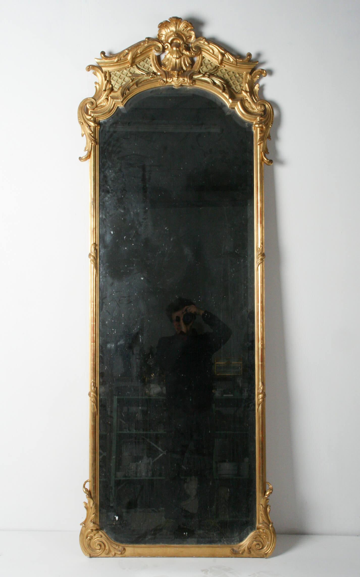 französischer vergoldeter Spiegel des 19. Jahrhunderts mit passendem Konsolentisch im Angebot 8