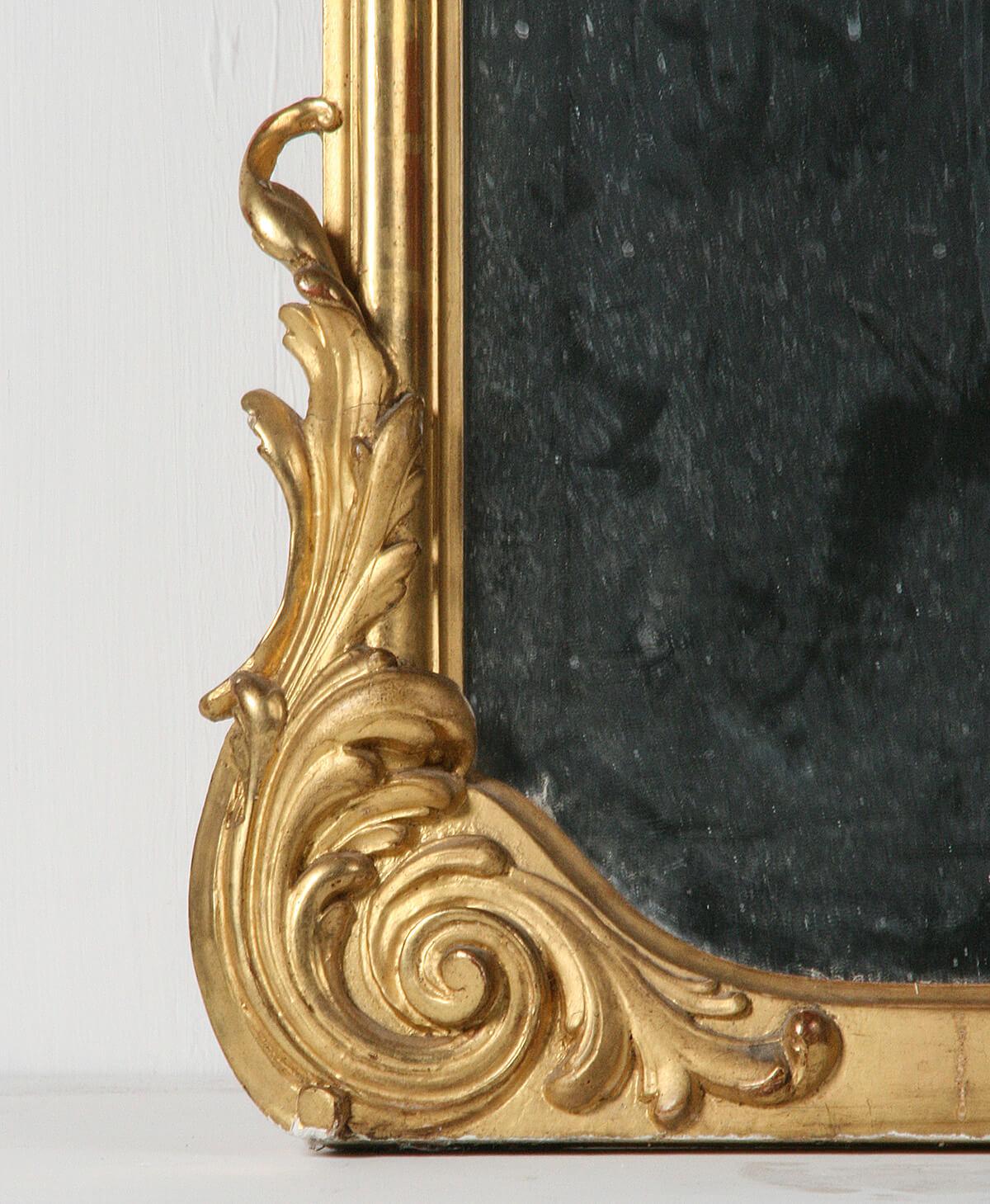 französischer vergoldeter Spiegel des 19. Jahrhunderts mit passendem Konsolentisch im Angebot 9