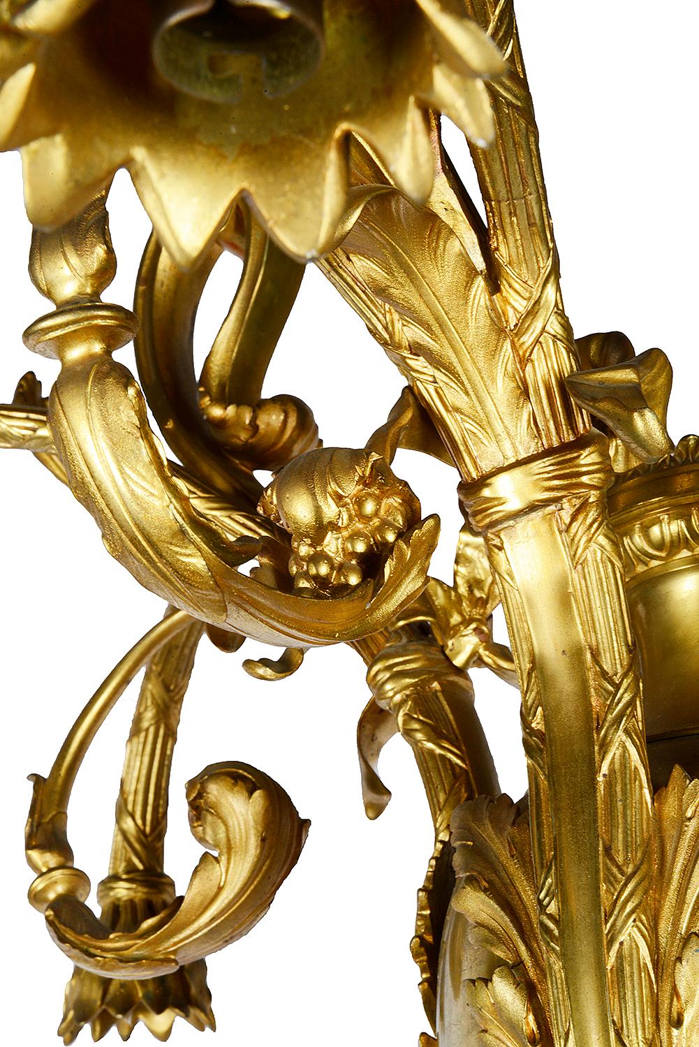 19th Century French gilded ormolu classical chandelier For Sale 1