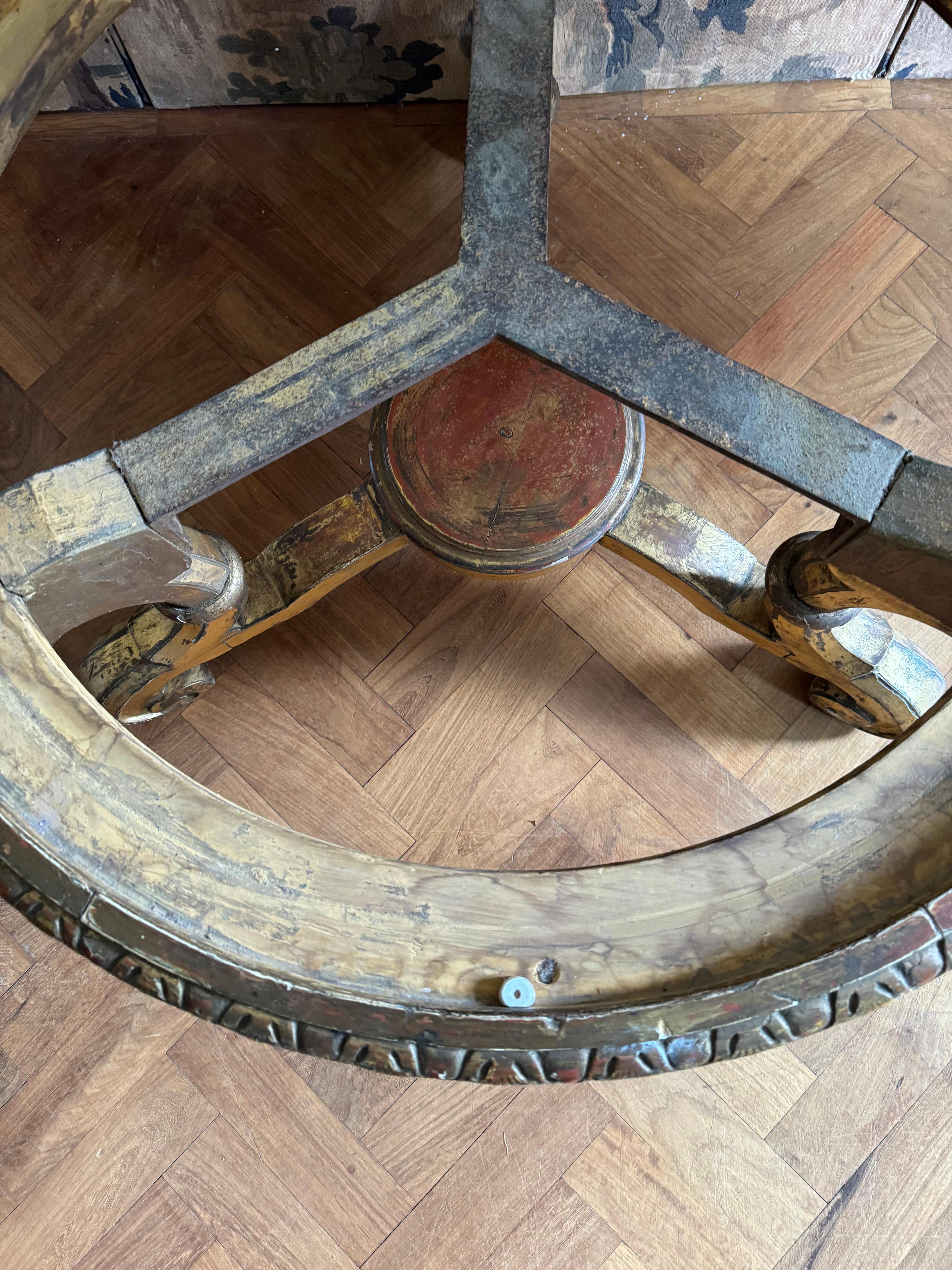 Table basse en bois doré et verre du 19ème siècle français en vente 6