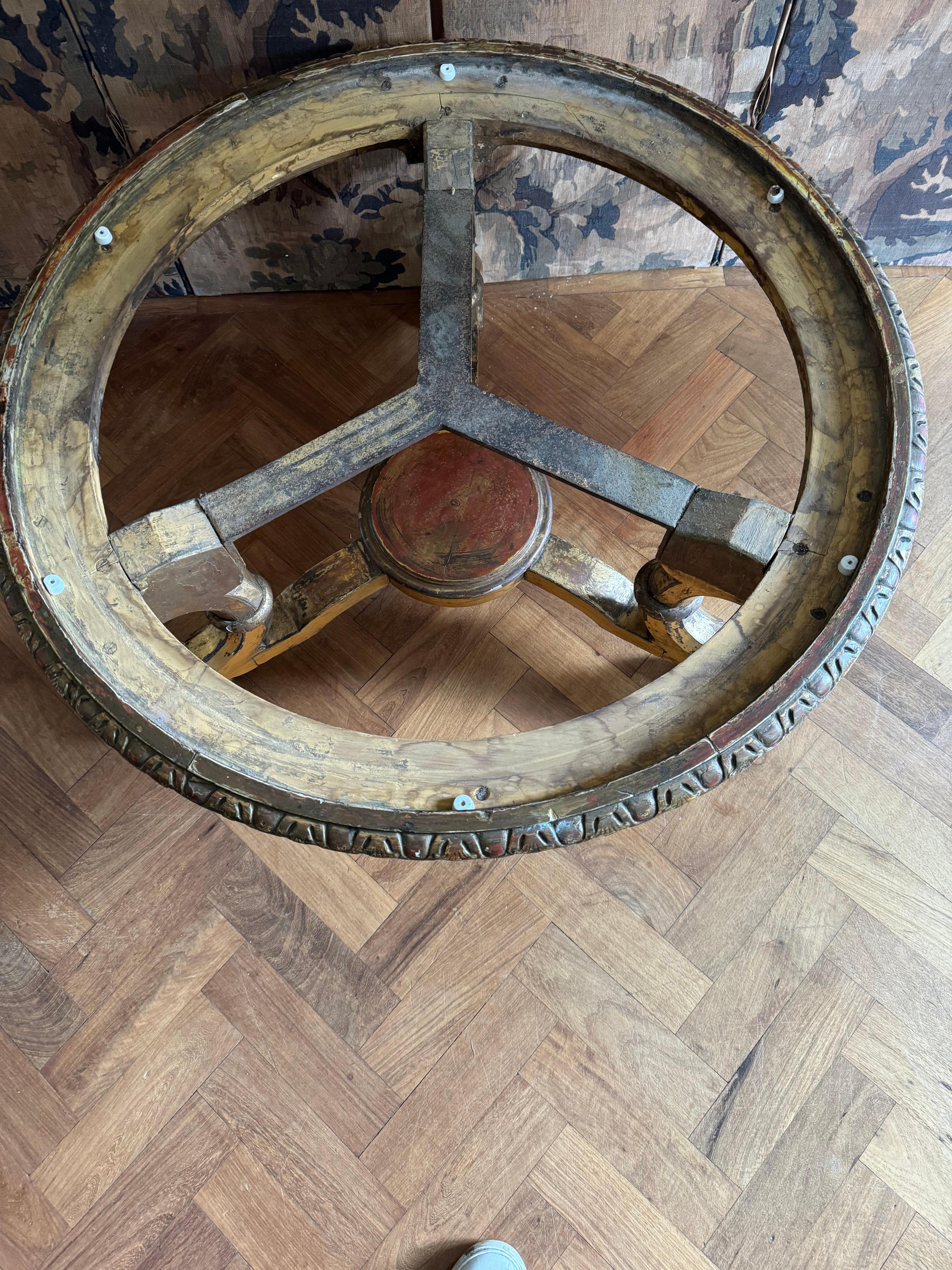 Table basse en bois doré et verre du 19ème siècle français en vente 8