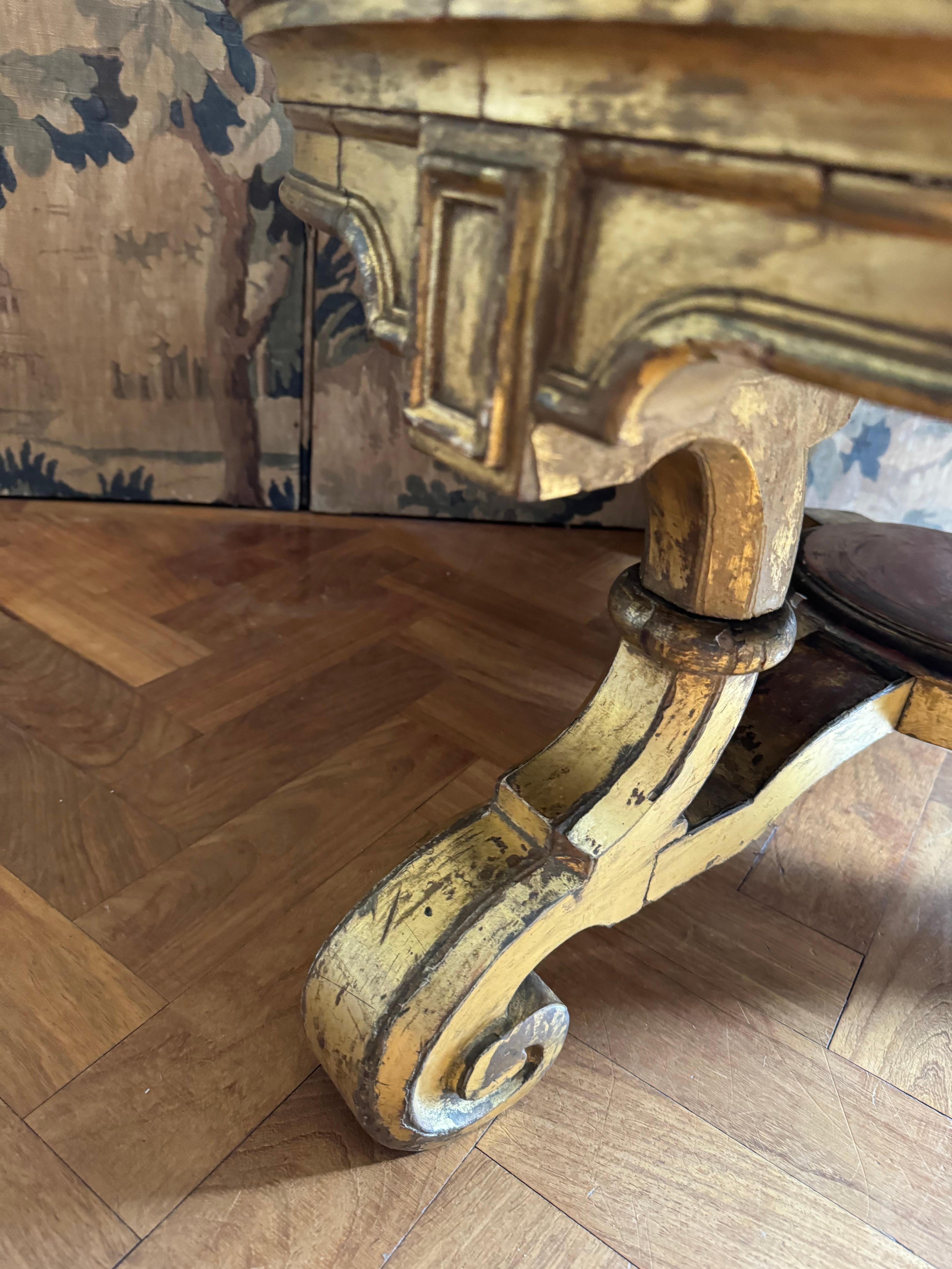 Table basse en bois doré et verre du 19ème siècle français en vente 1