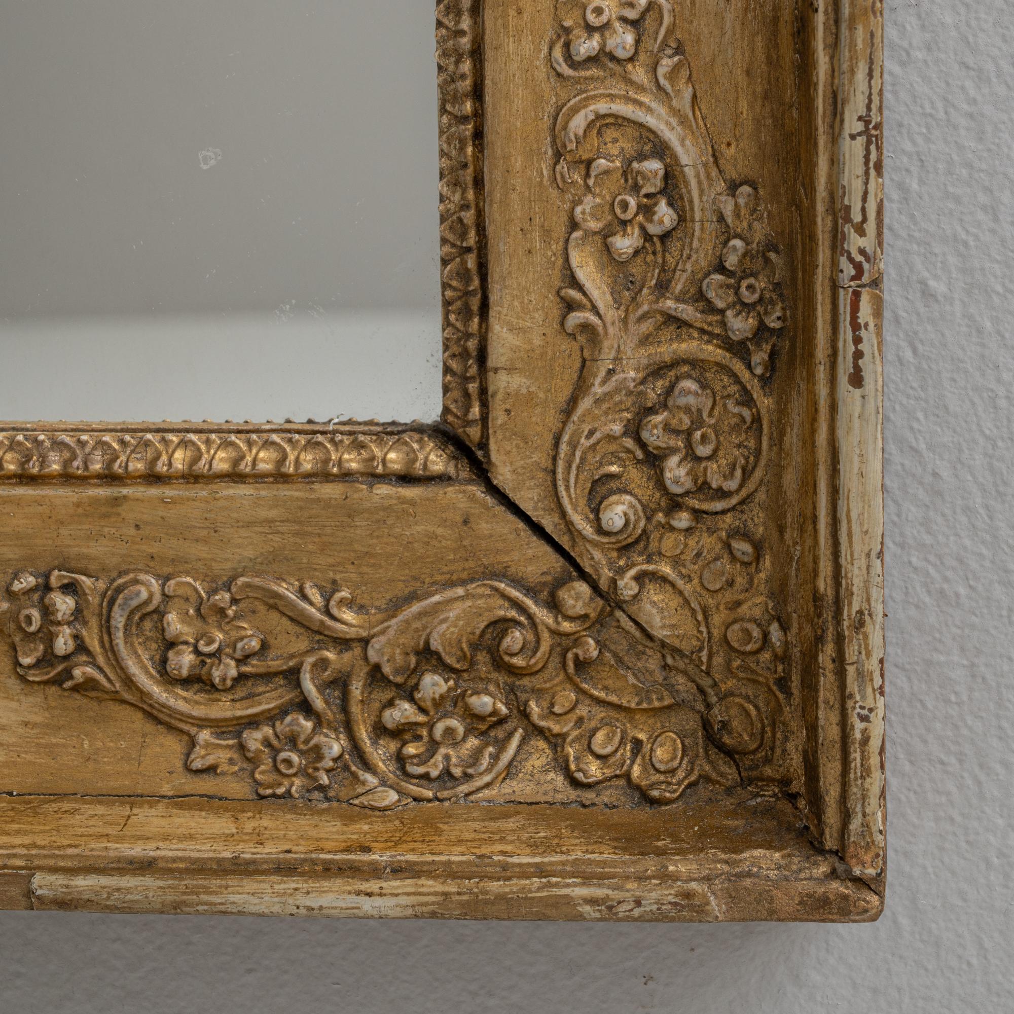 Specchio in legno dorato francese del XIX secolo in vendita 5