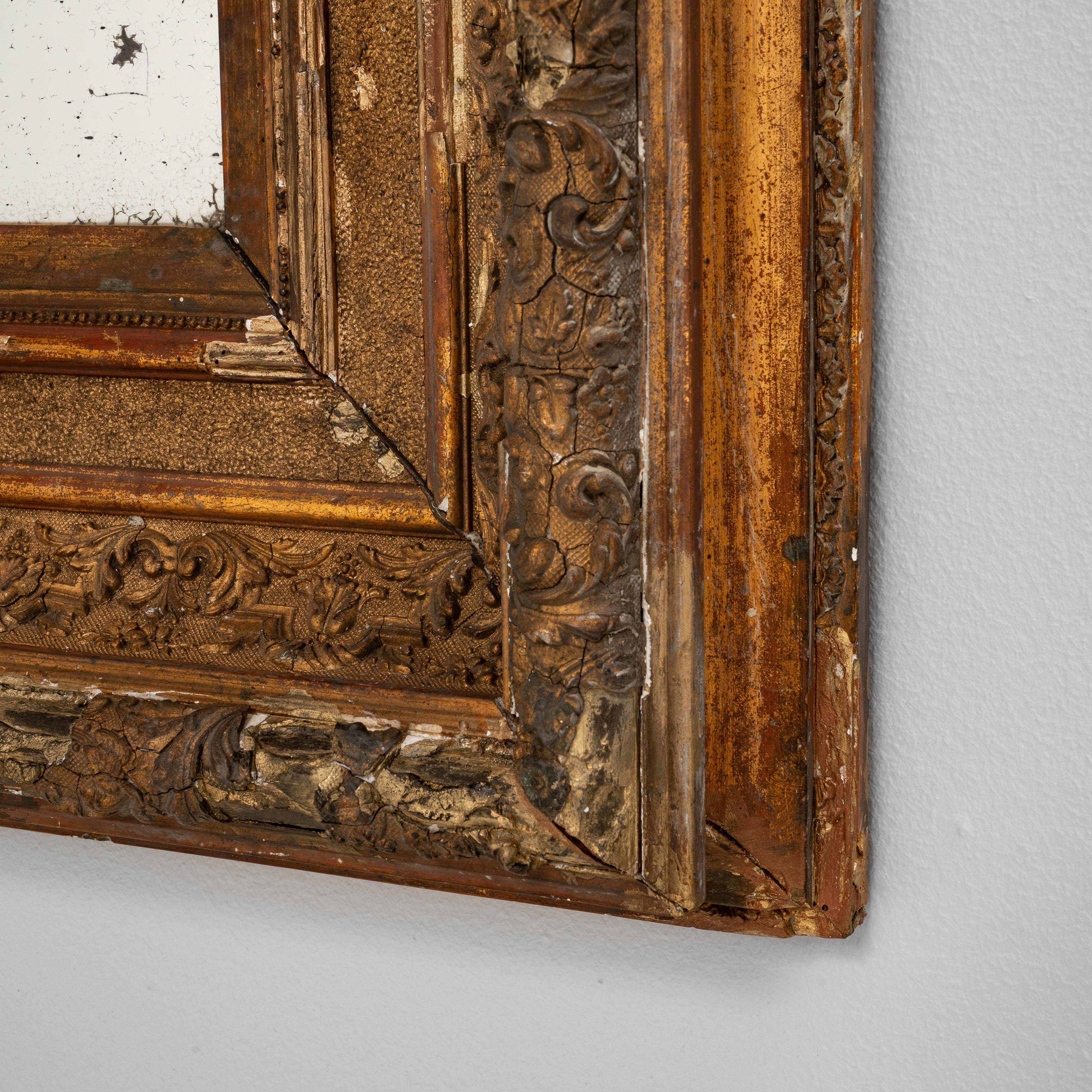 Miroir français du 19ème siècle en bois doré en vente 4