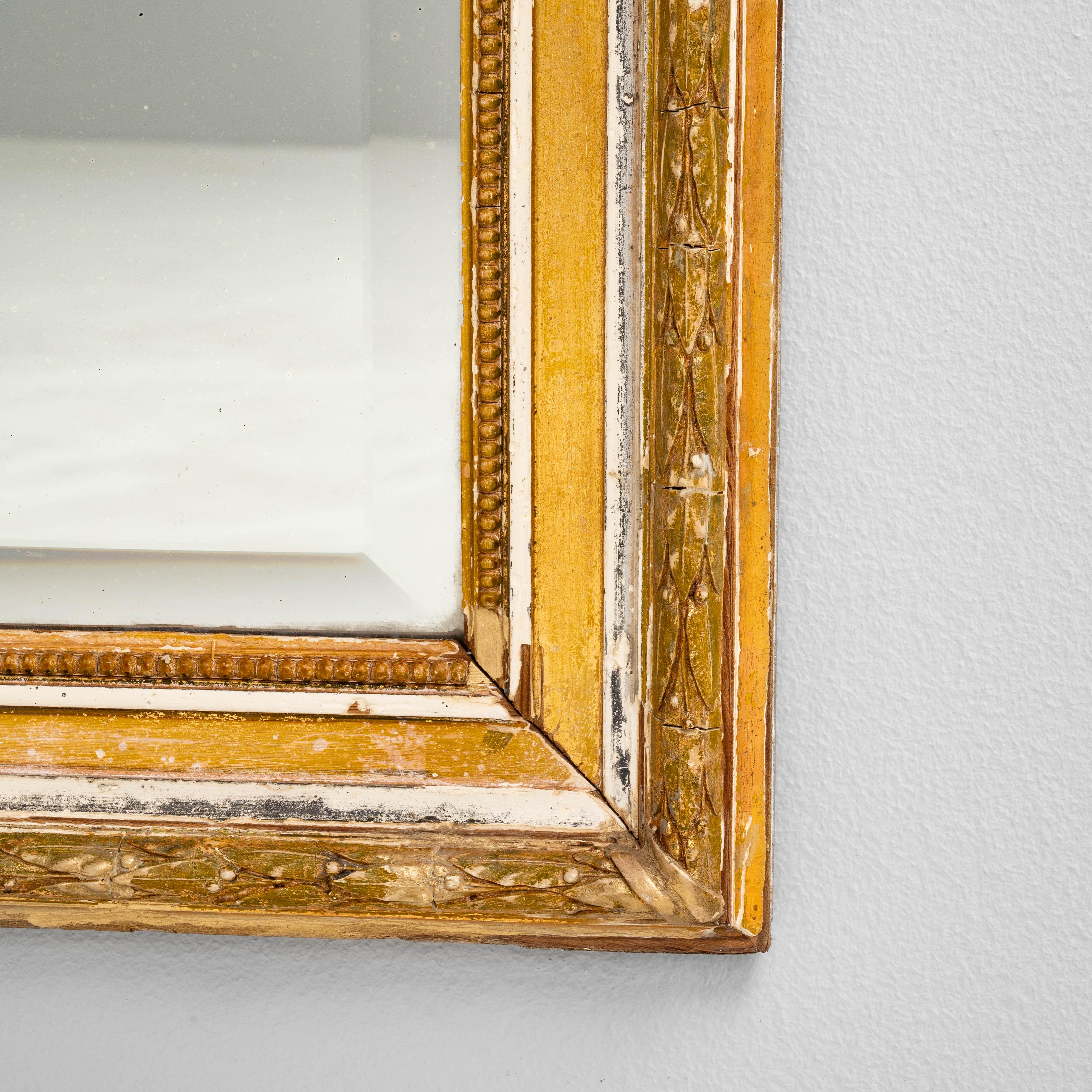Miroir français du 19ème siècle en bois doré en vente 4