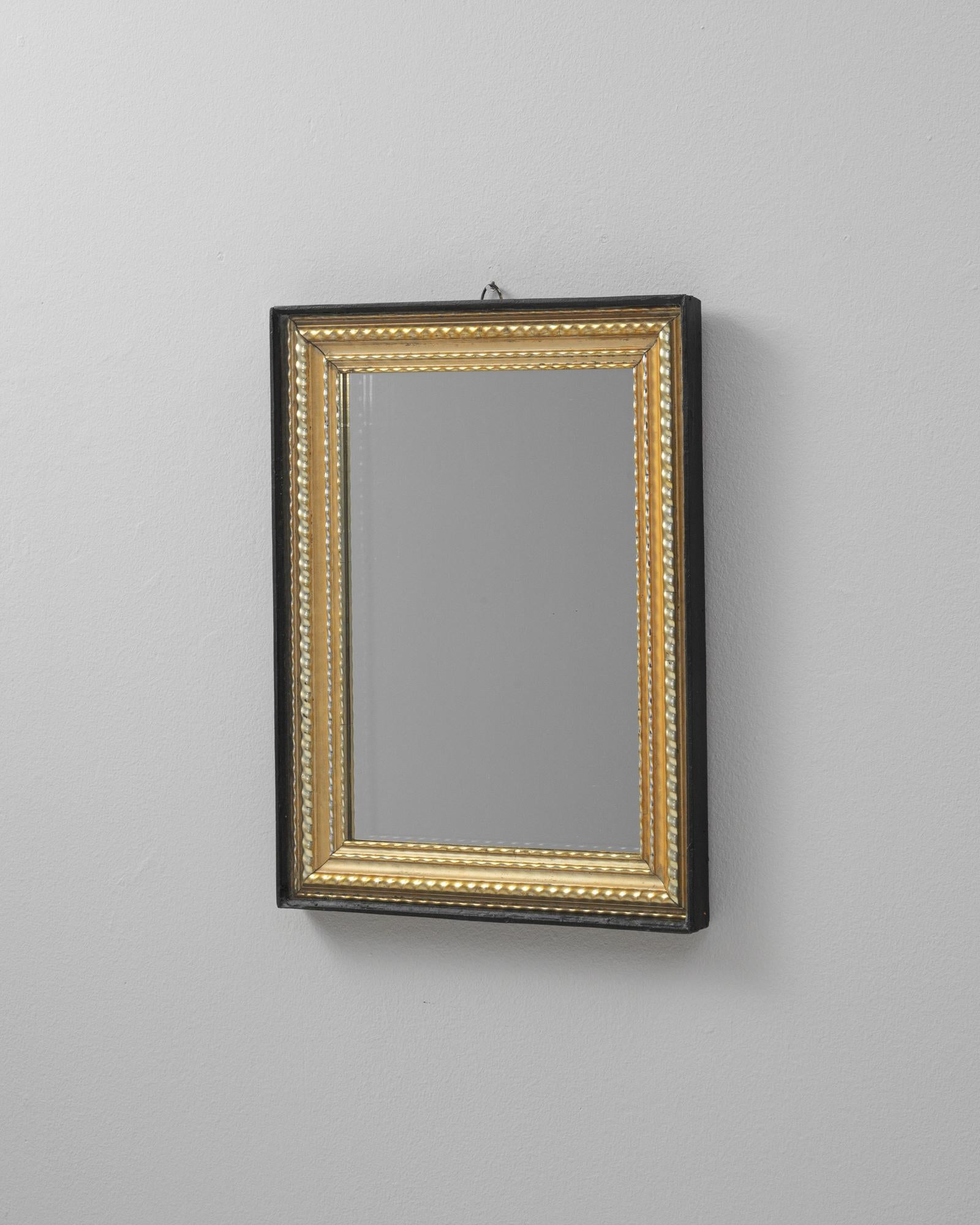 Français Miroir français du 19ème siècle en bois doré