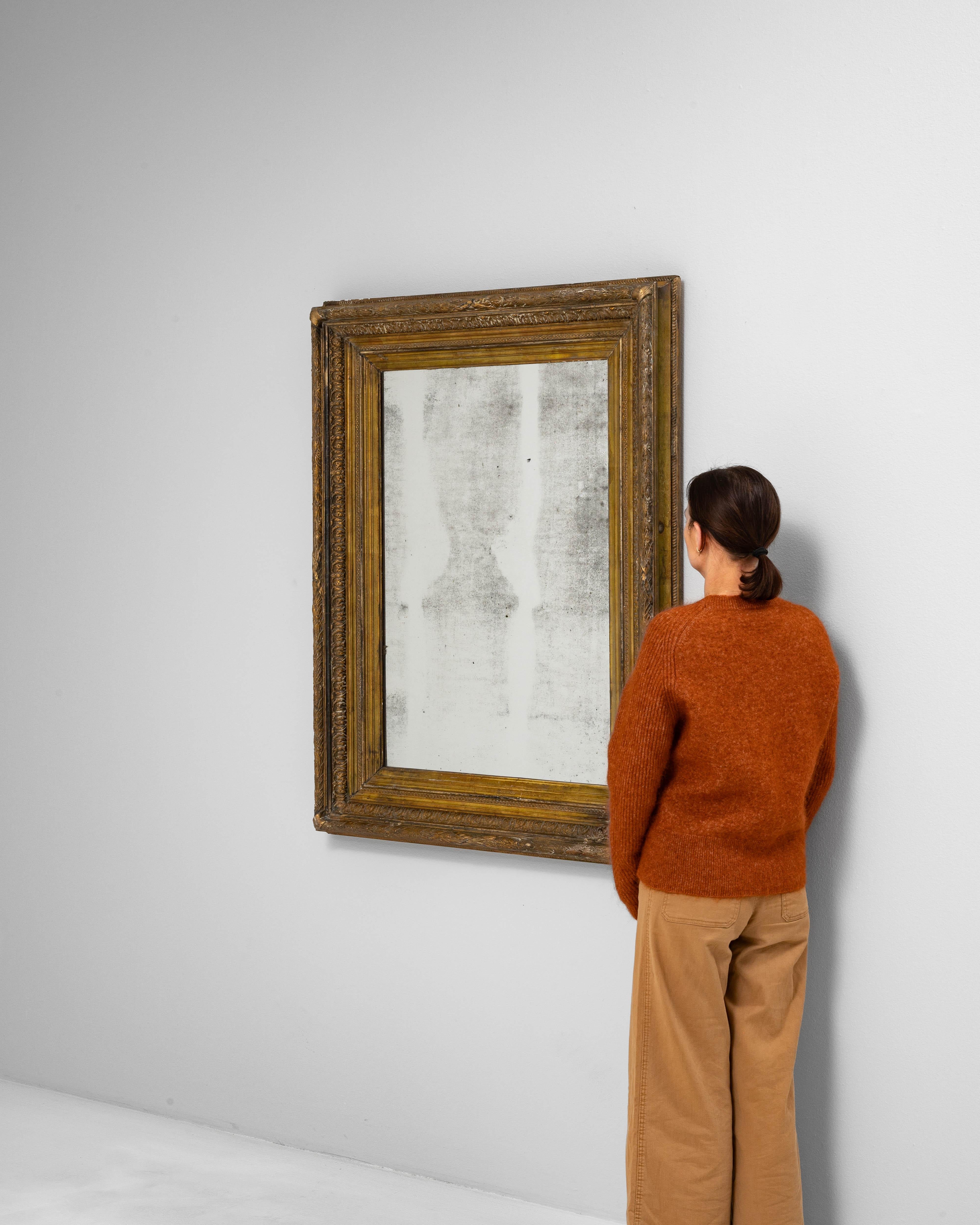 Miroir français du 19ème siècle en bois doré Bon état - En vente à High Point, NC