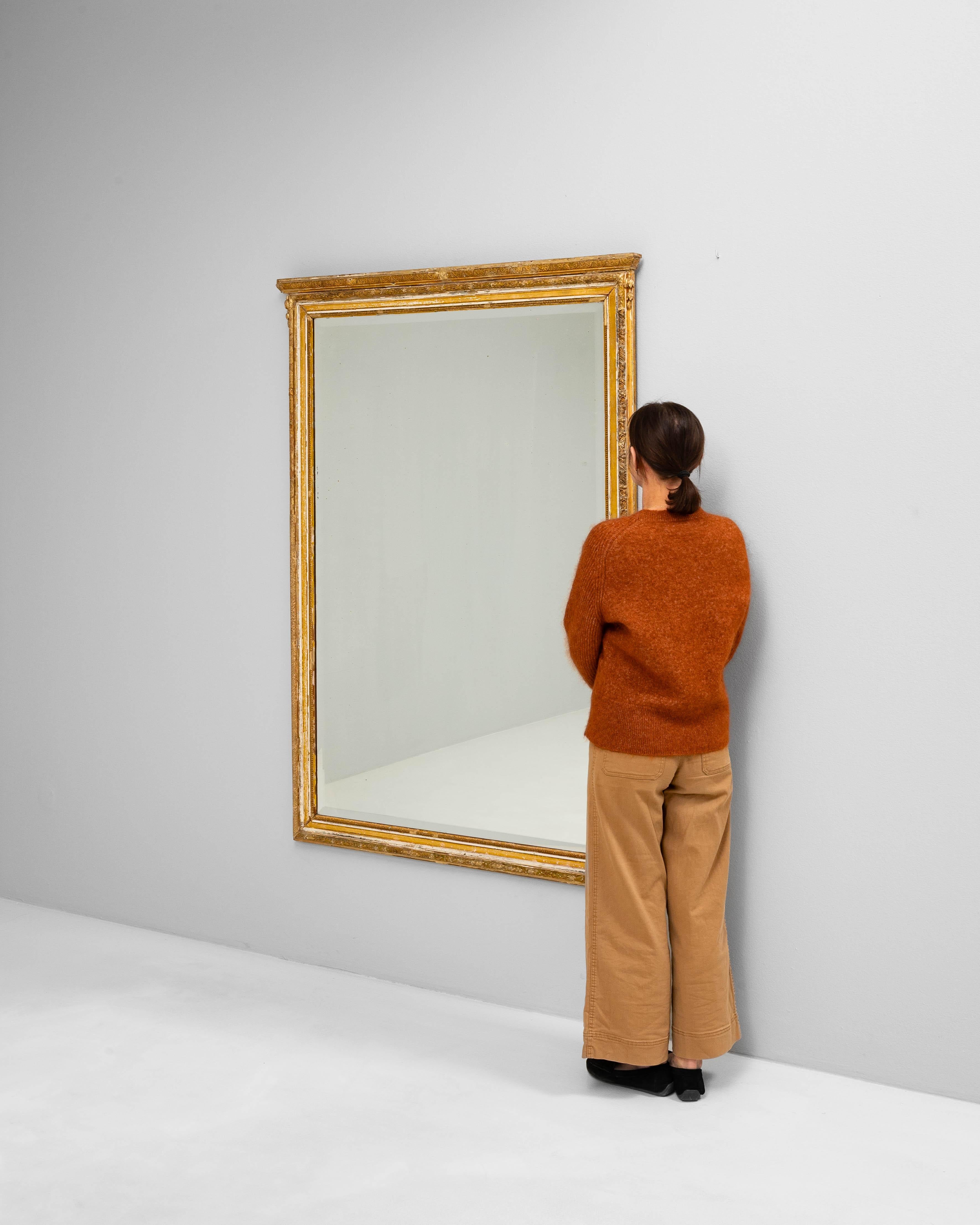 Miroir français du 19ème siècle en bois doré Bon état - En vente à High Point, NC
