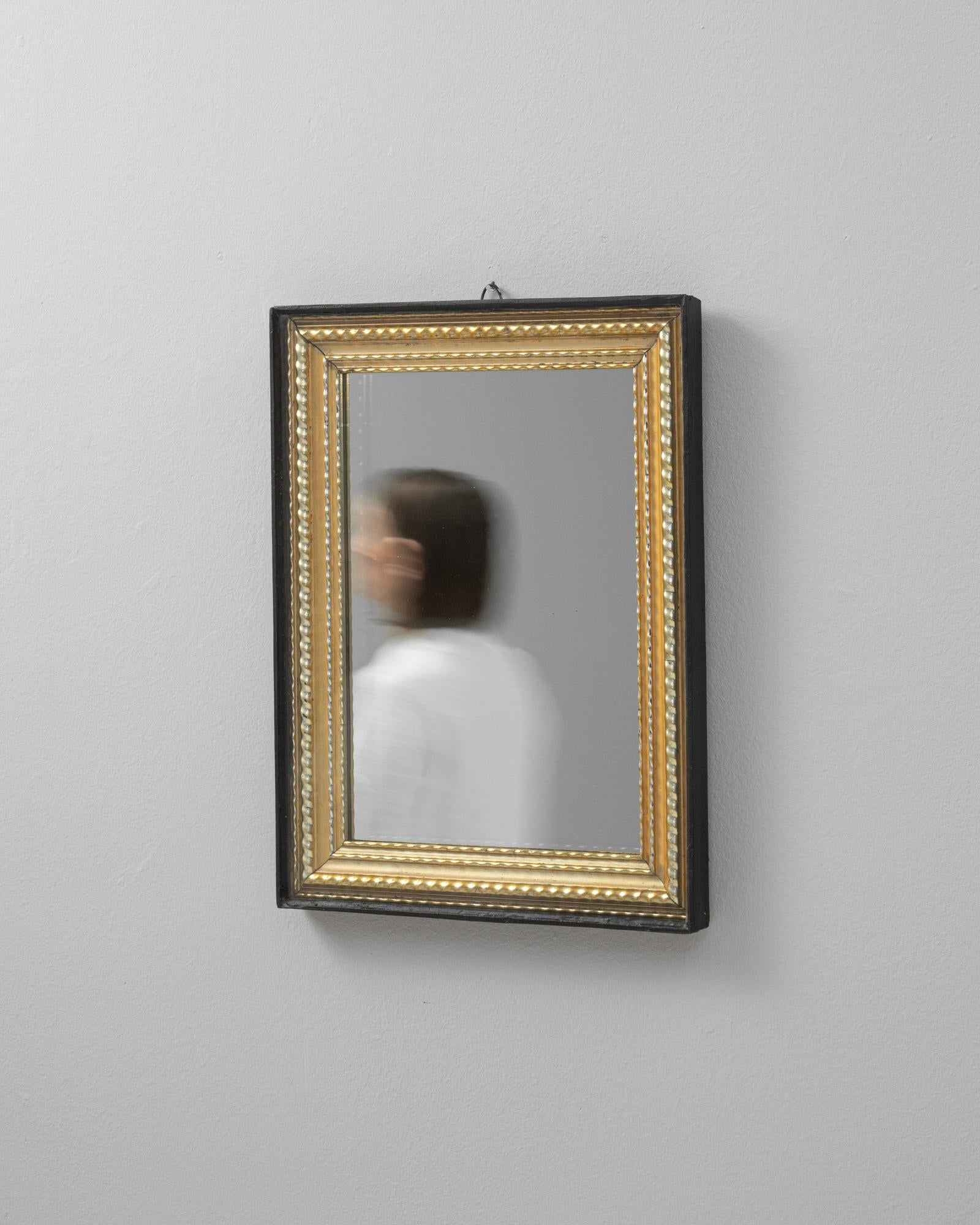 XIXe siècle Miroir français du 19ème siècle en bois doré