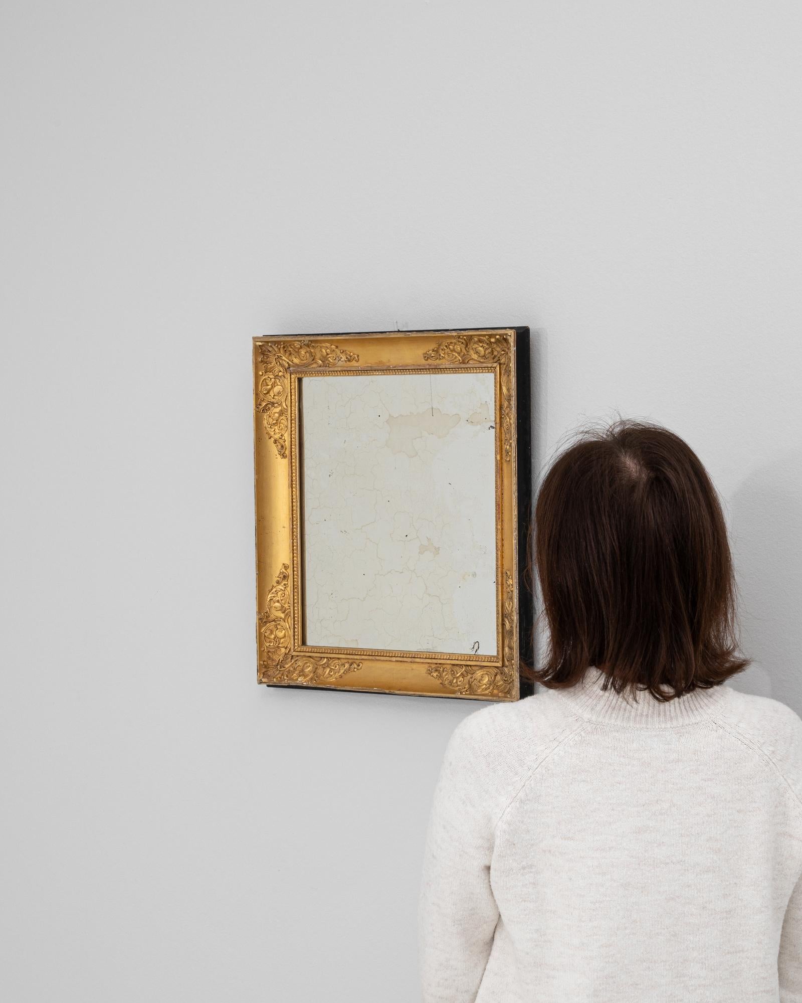 Miroir français du 19ème siècle en bois doré Bon état - En vente à High Point, NC