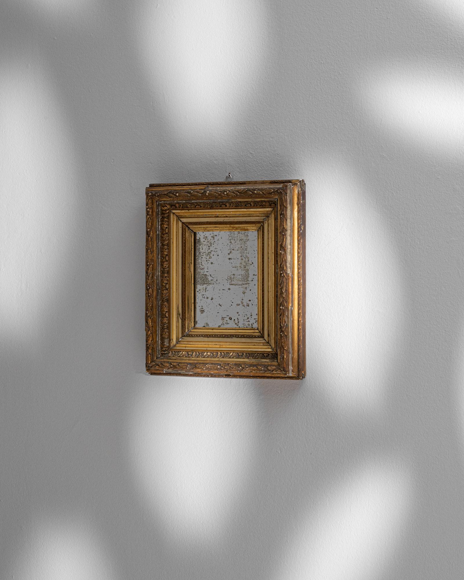 Bois Miroir français du 19ème siècle en bois doré