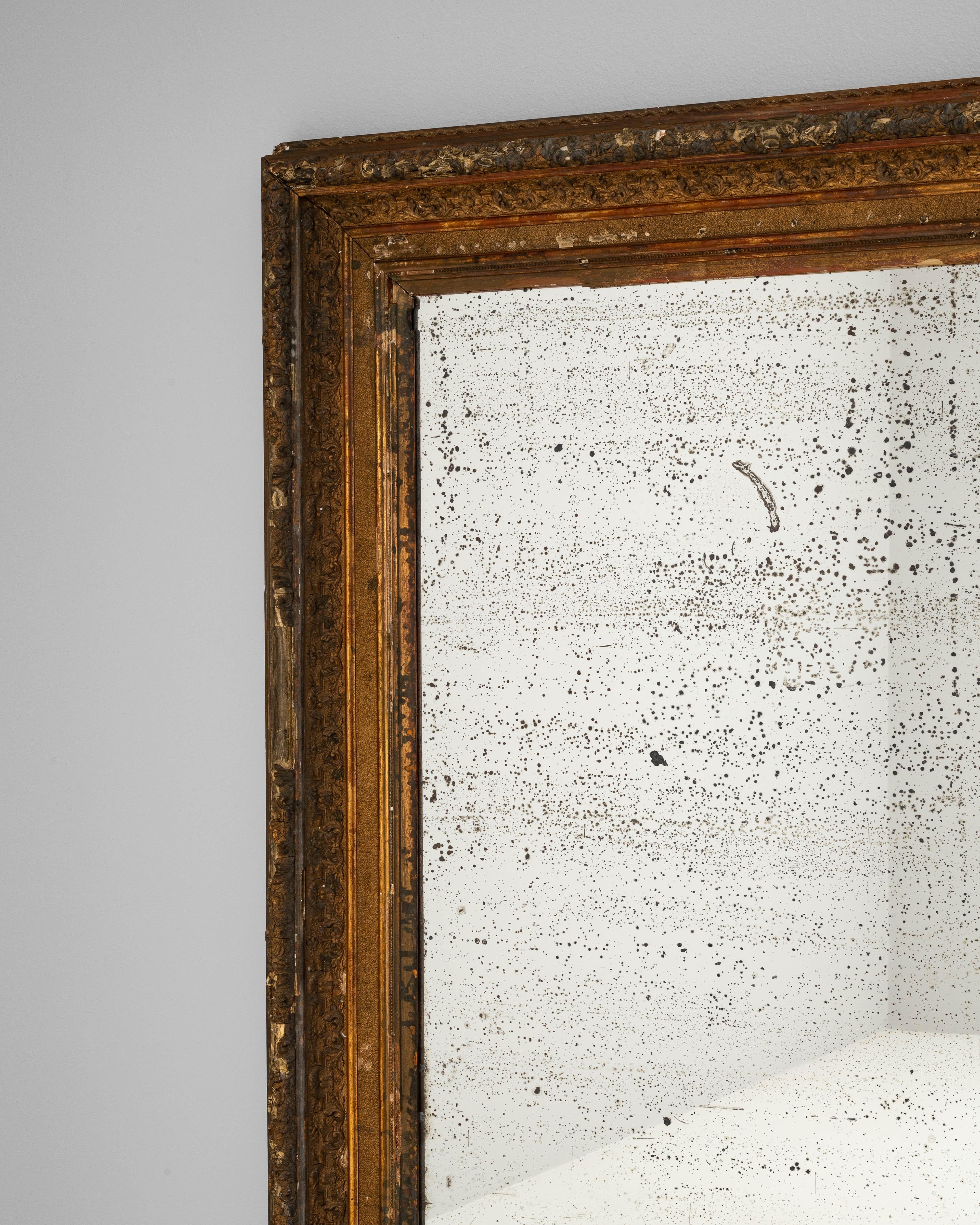 Bois Miroir français du 19ème siècle en bois doré en vente