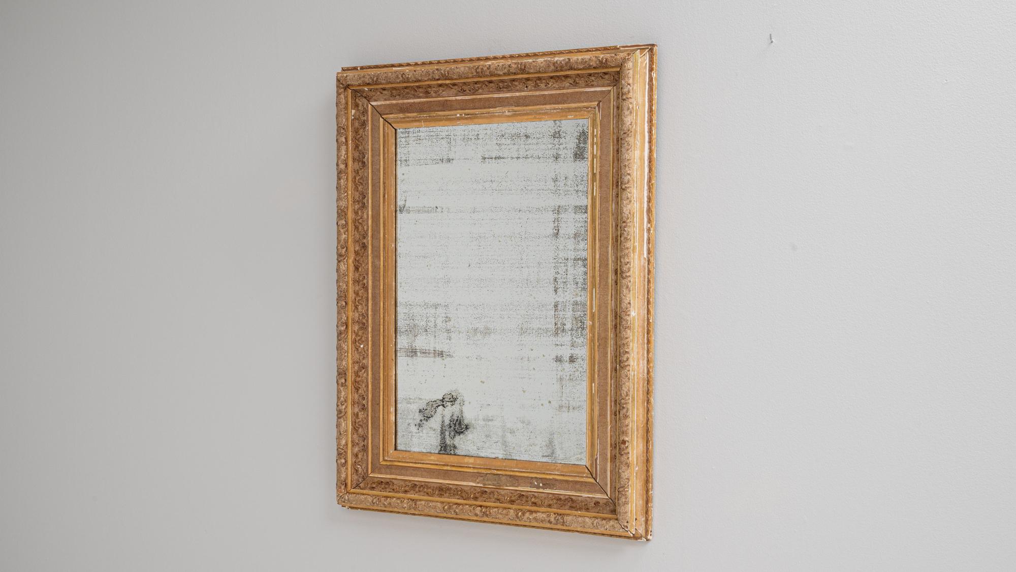 Miroir français du 19ème siècle en bois doré en vente 1