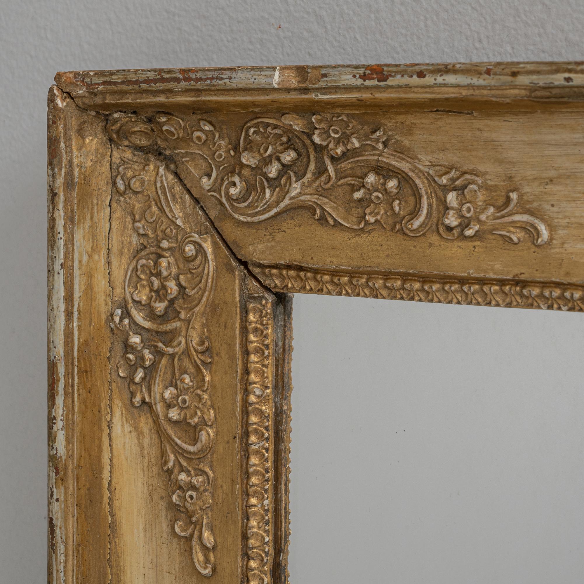 Specchio in legno dorato francese del XIX secolo in vendita 3