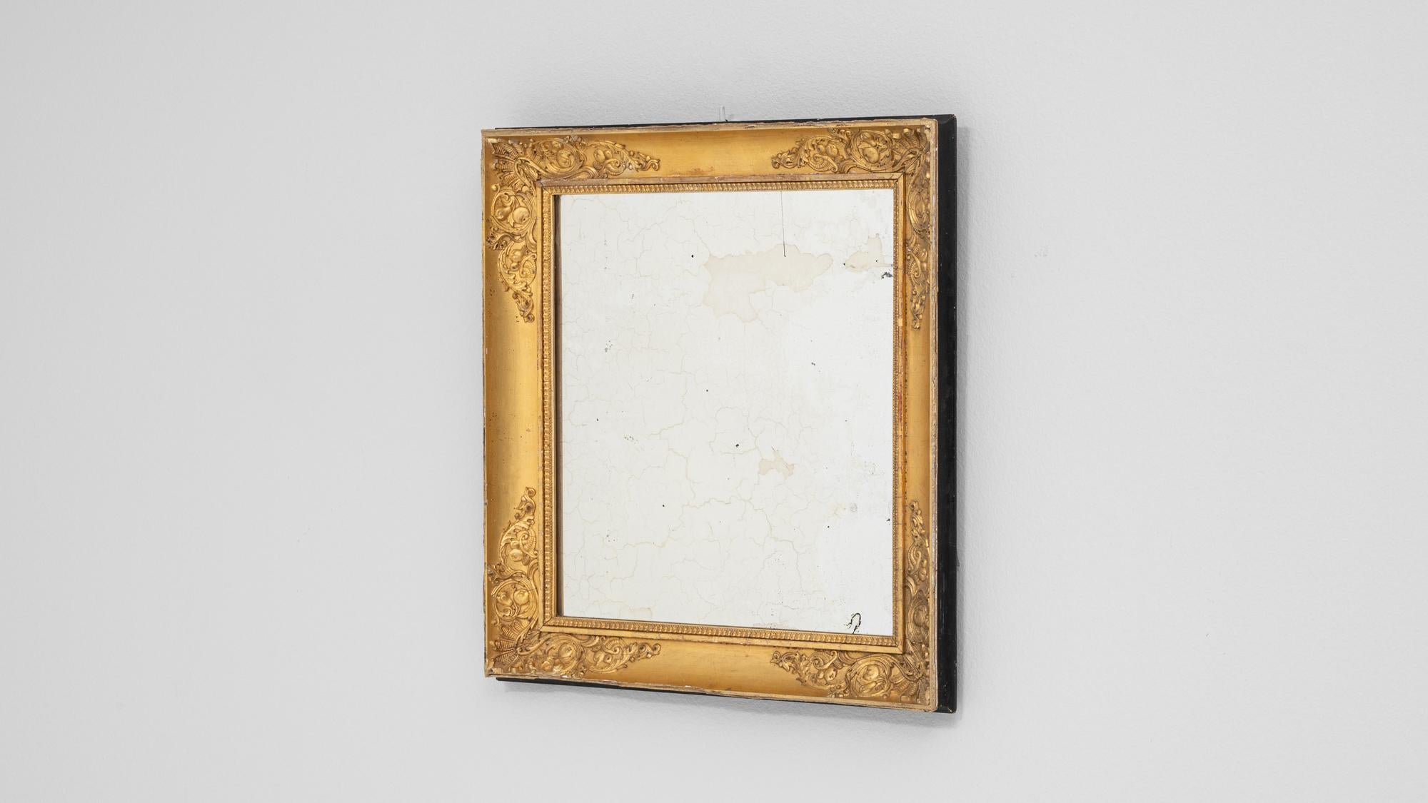 Miroir français du 19ème siècle en bois doré en vente 1