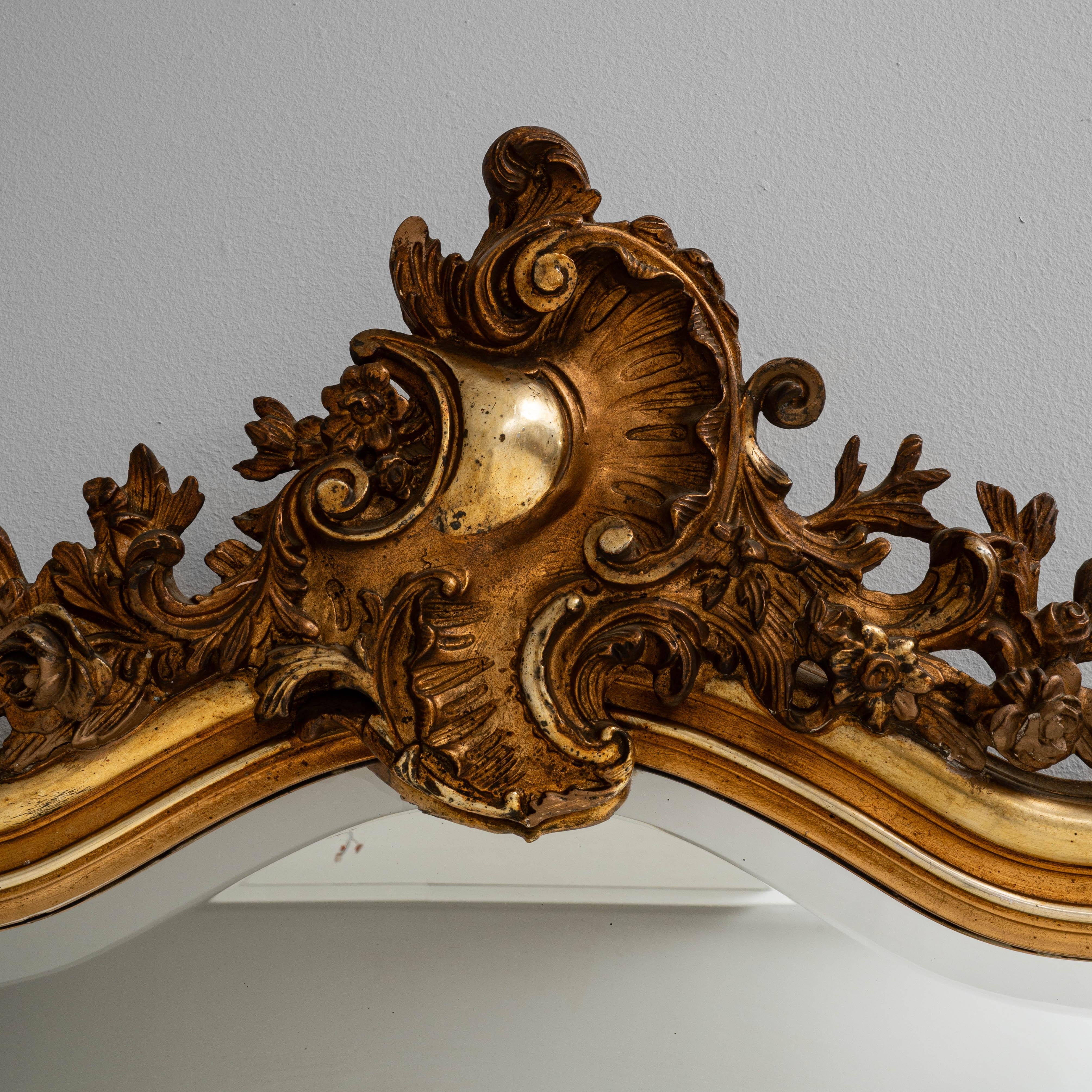 Espejo Francés de Madera Dorada del Siglo XIX en venta 5