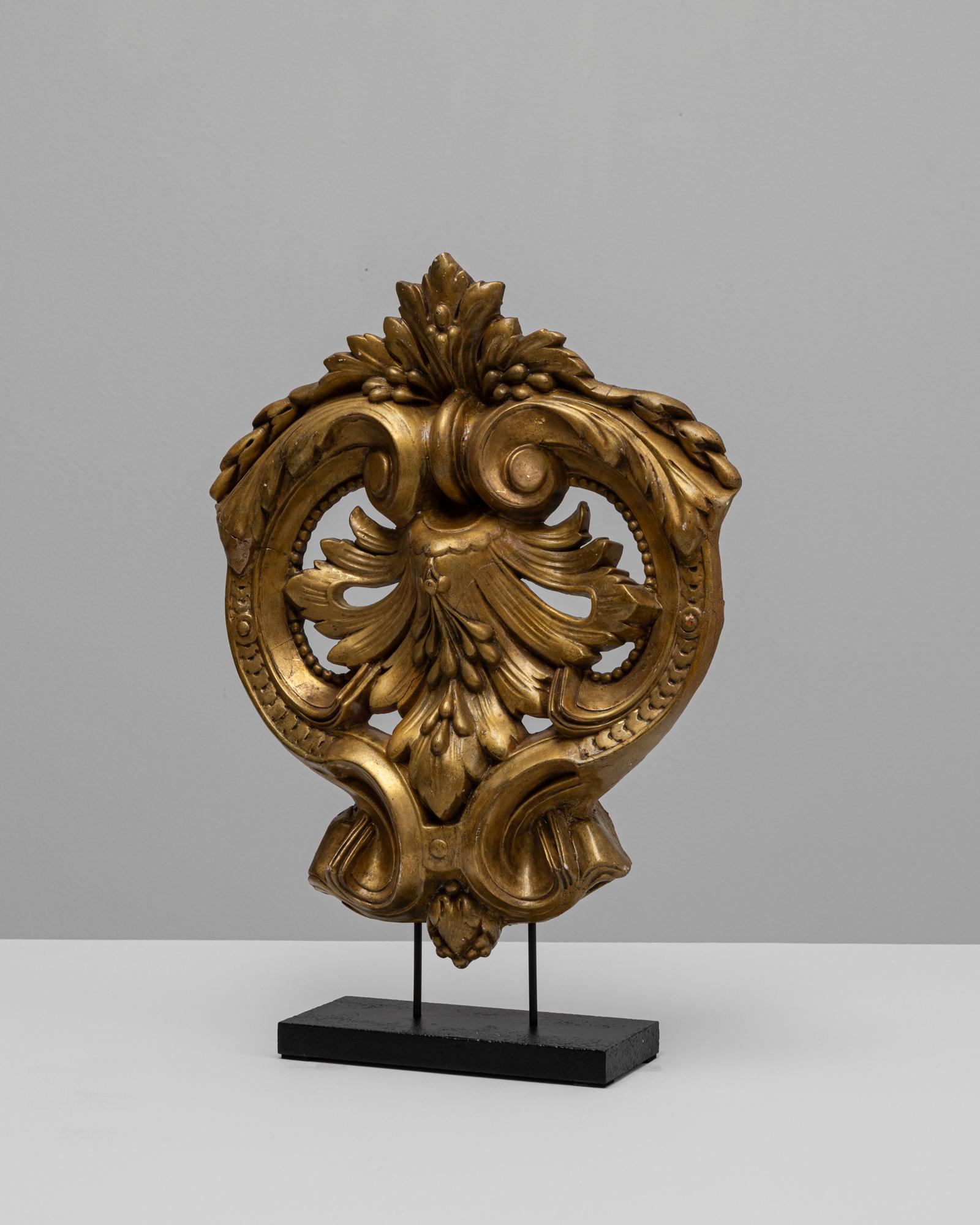 Decorazione francese del XIX secolo in legno dorato su base metallica in vendita 1