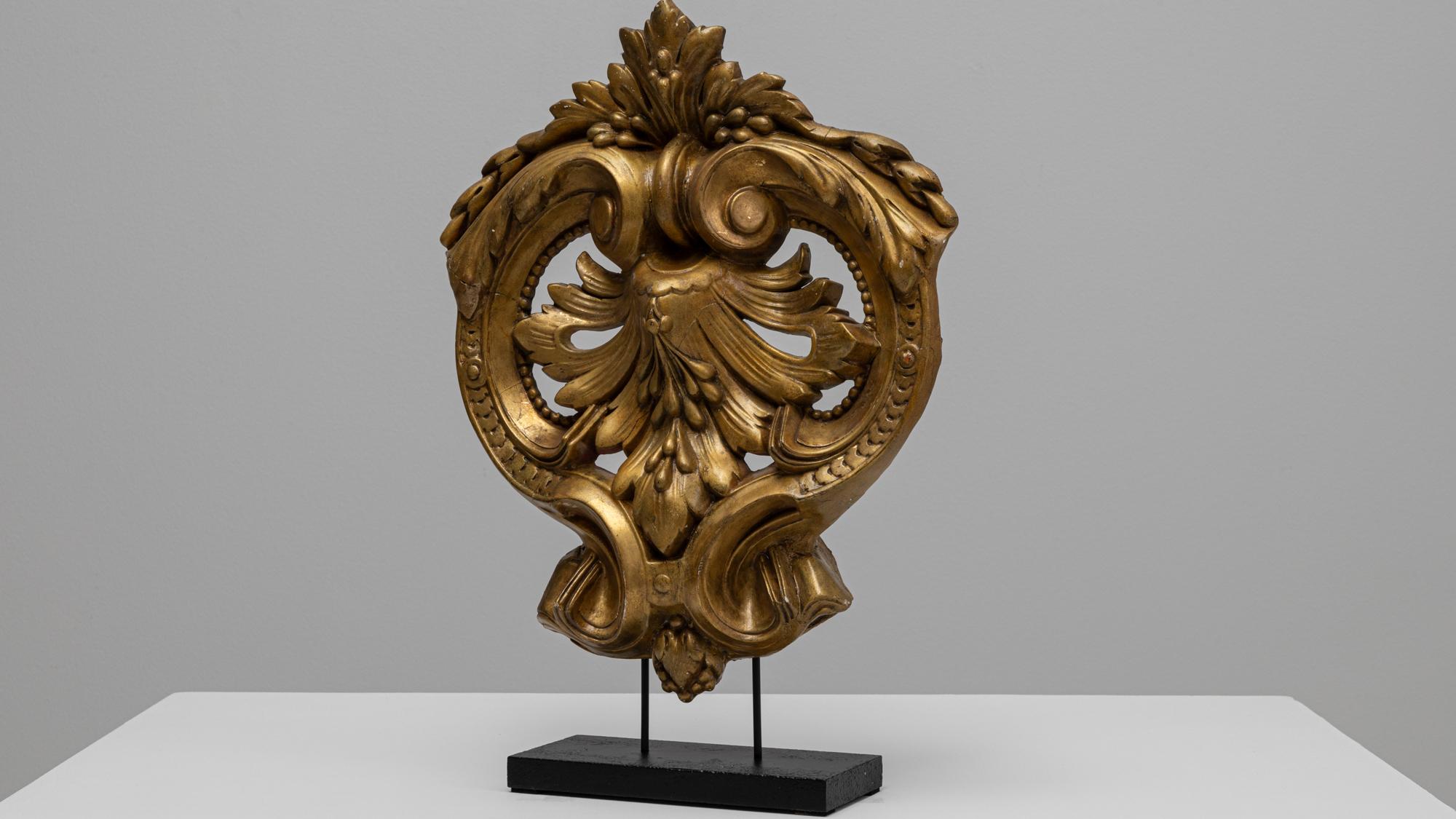 Decorazione francese del XIX secolo in legno dorato su base metallica in vendita 2