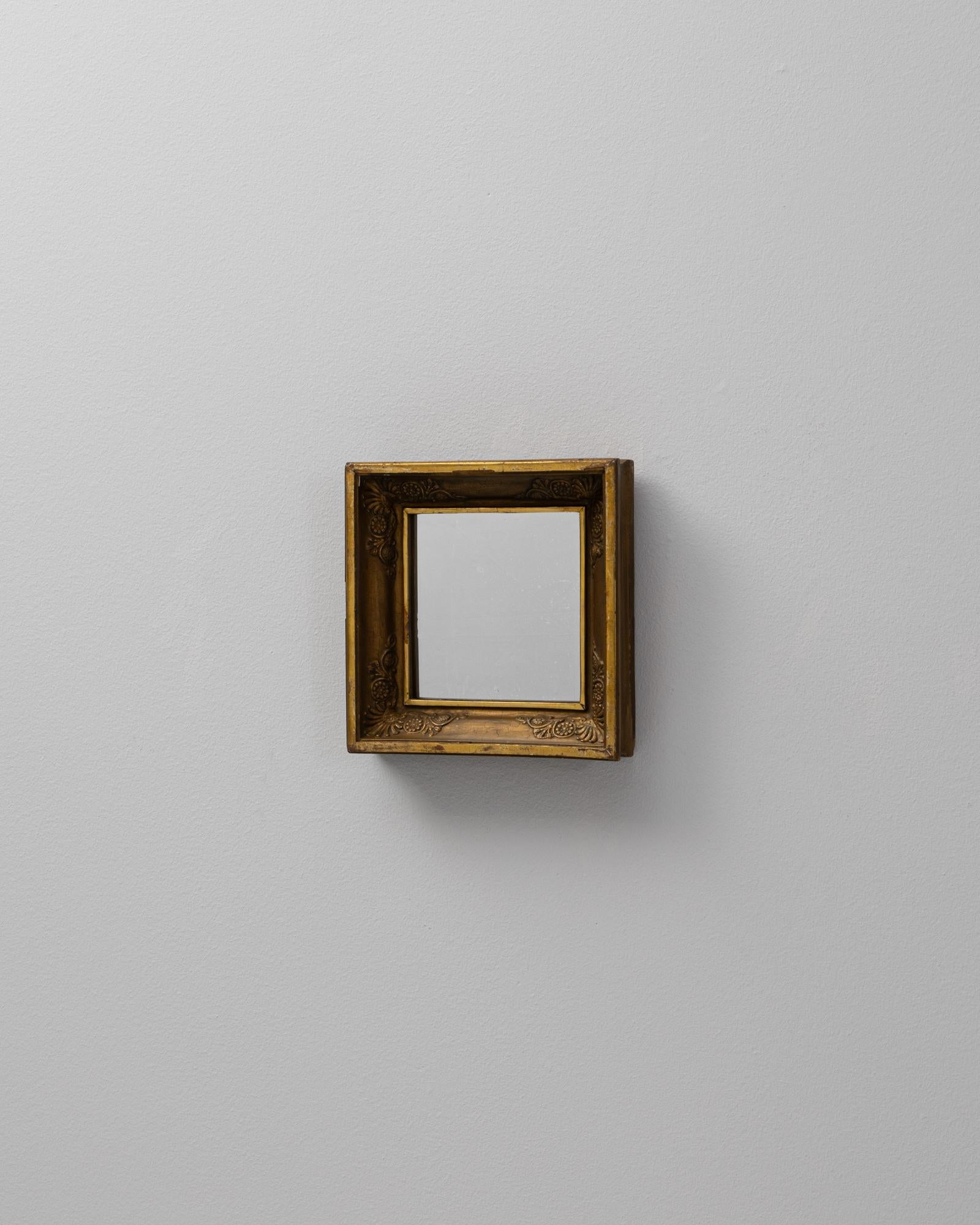 19th Century French Gilded Wooden Mirror Francés en venta
