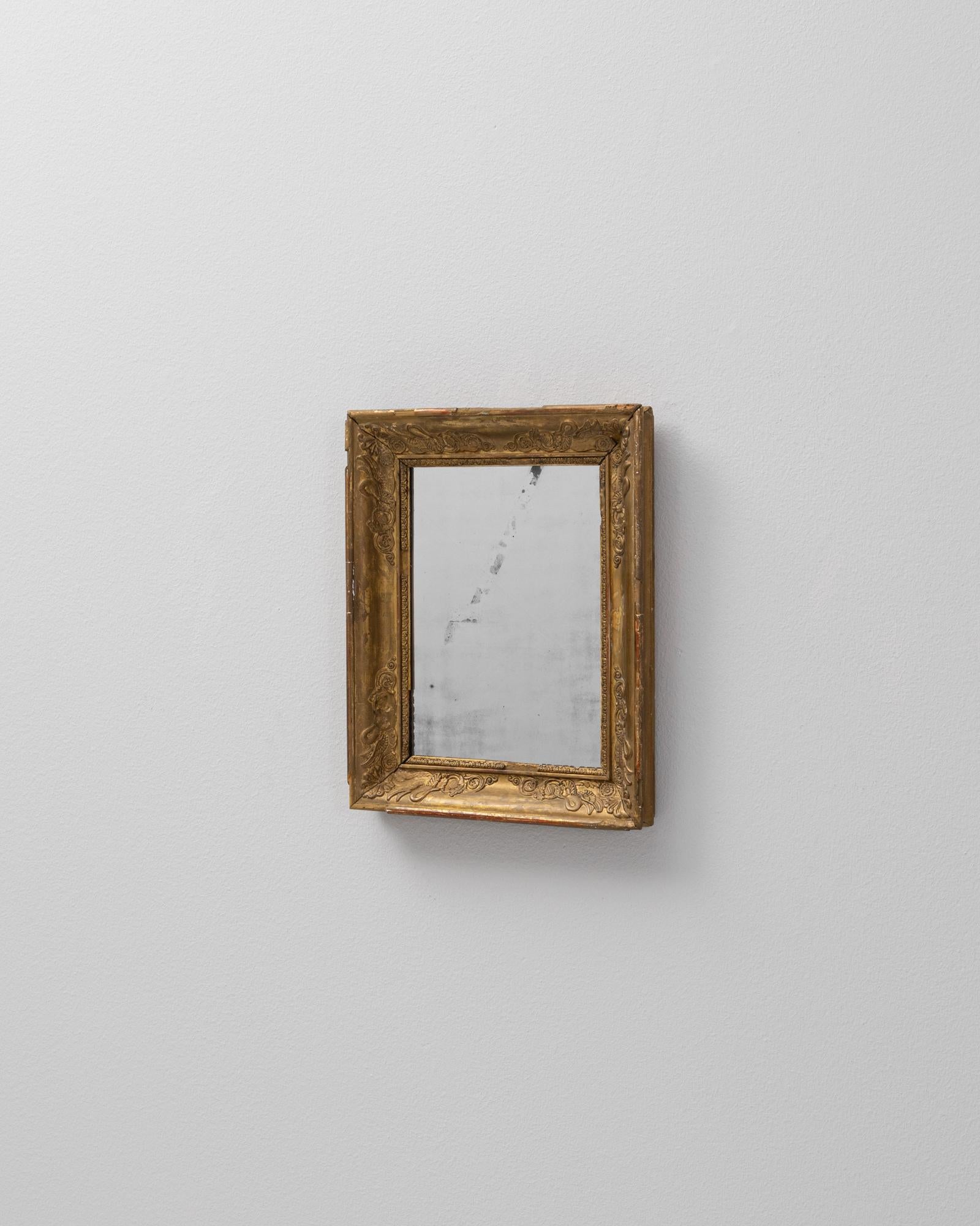 19th Century French Gilded Wooden Mirror Francés en venta