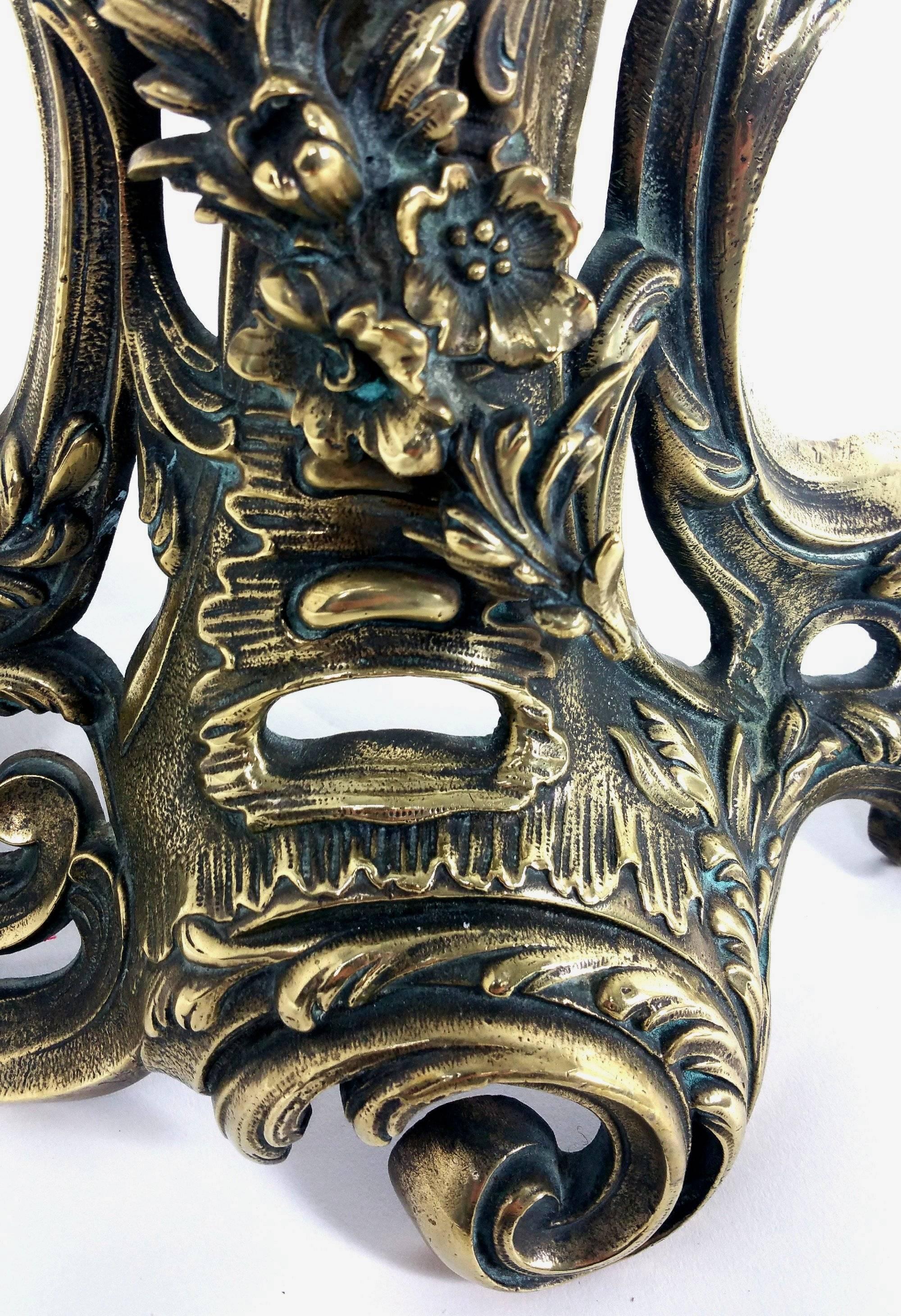 19th Century French Gilt Brass Rococo Adjustable Fire Fender In Good Condition In London, west Sussex