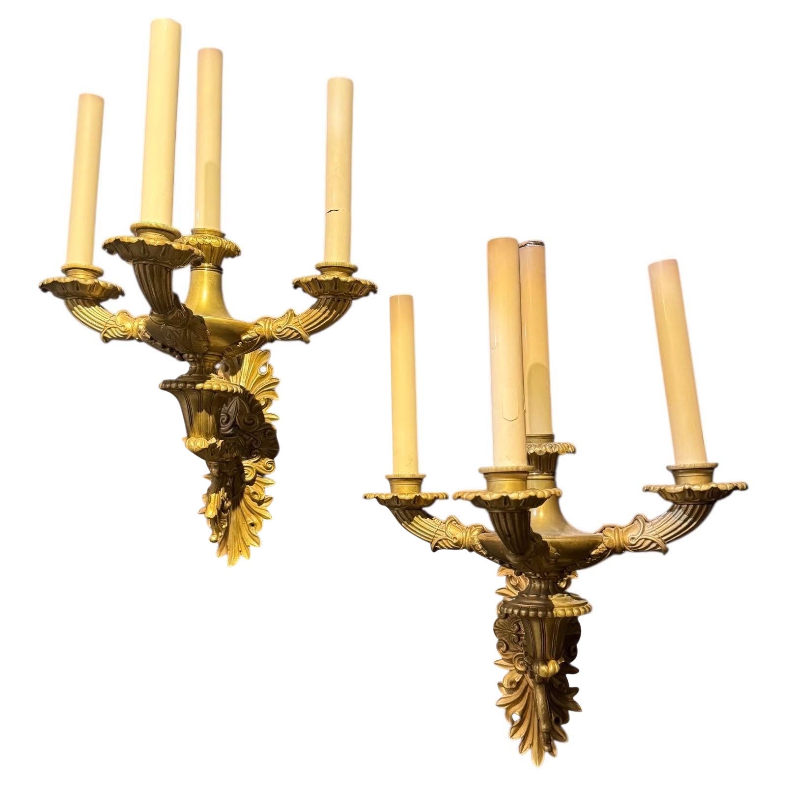 Lámpara francesa del siglo XIX de bronce dorado de 4 luces