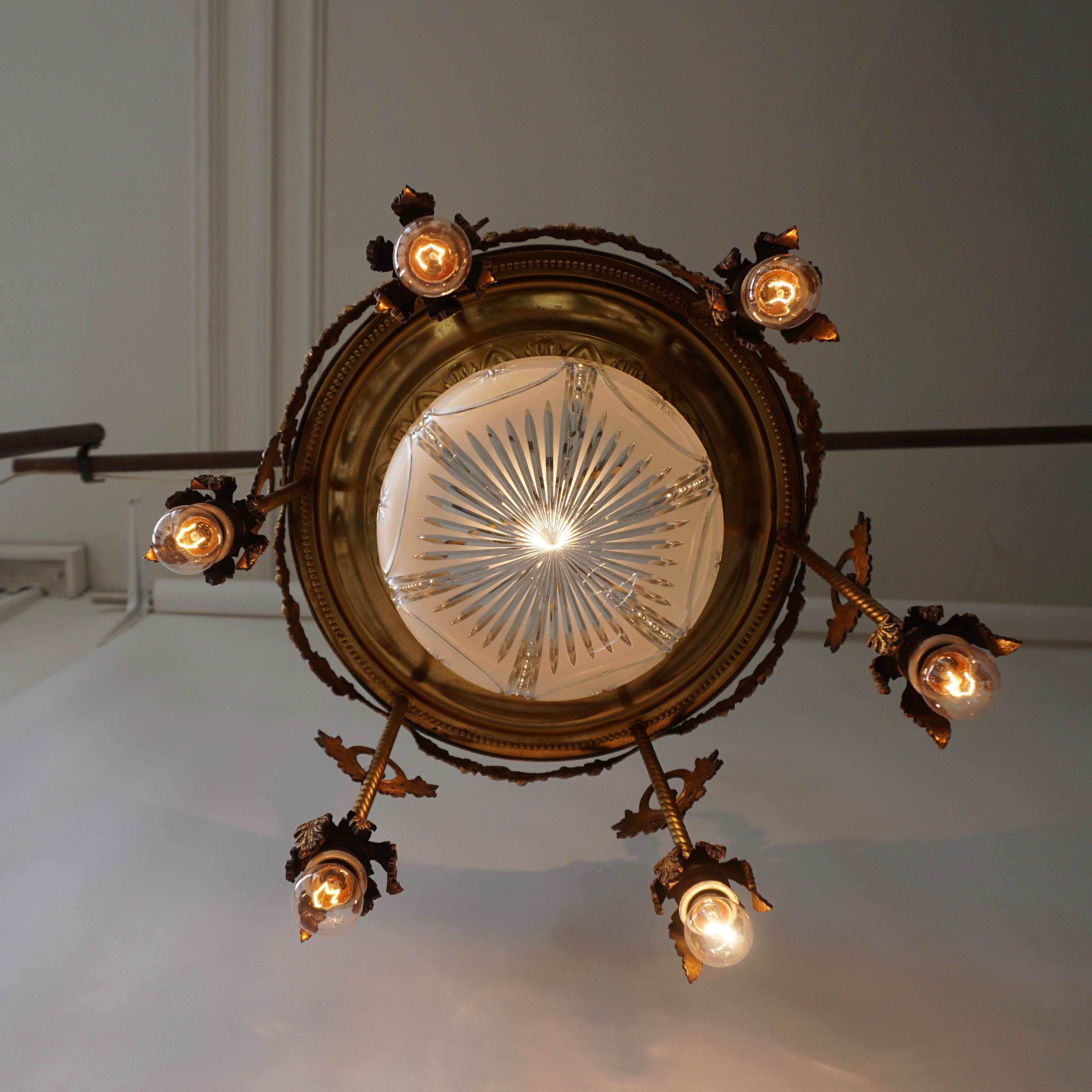 19th Century French Gilt Bronze and Crystal Aesthetic Seven-Light Chandelier In Good Condition For Sale In Antwerp, BE