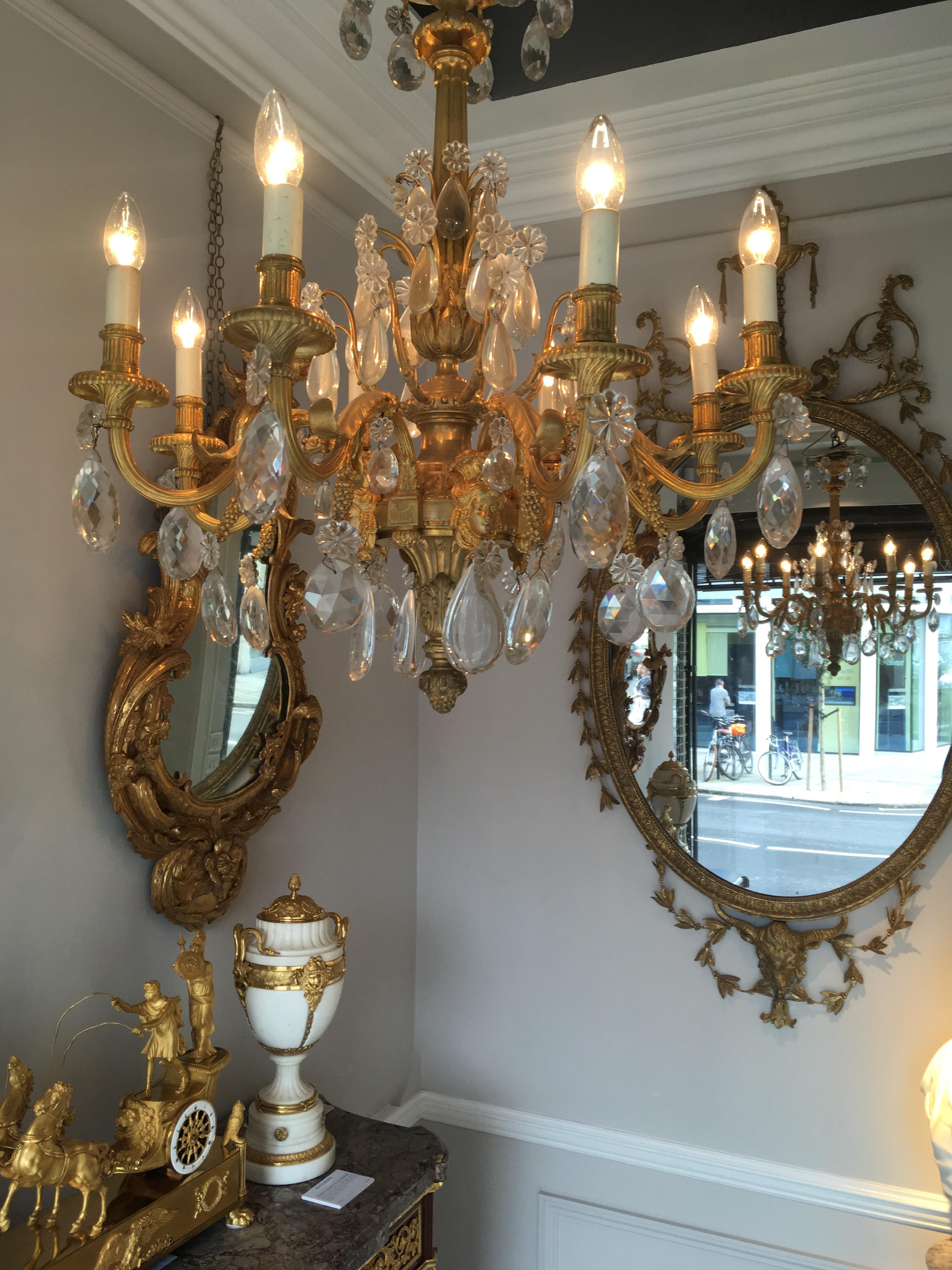 19th Century French Gilt Bronze and Cut Crystal Glass Chandelier In Excellent Condition For Sale In London, GB