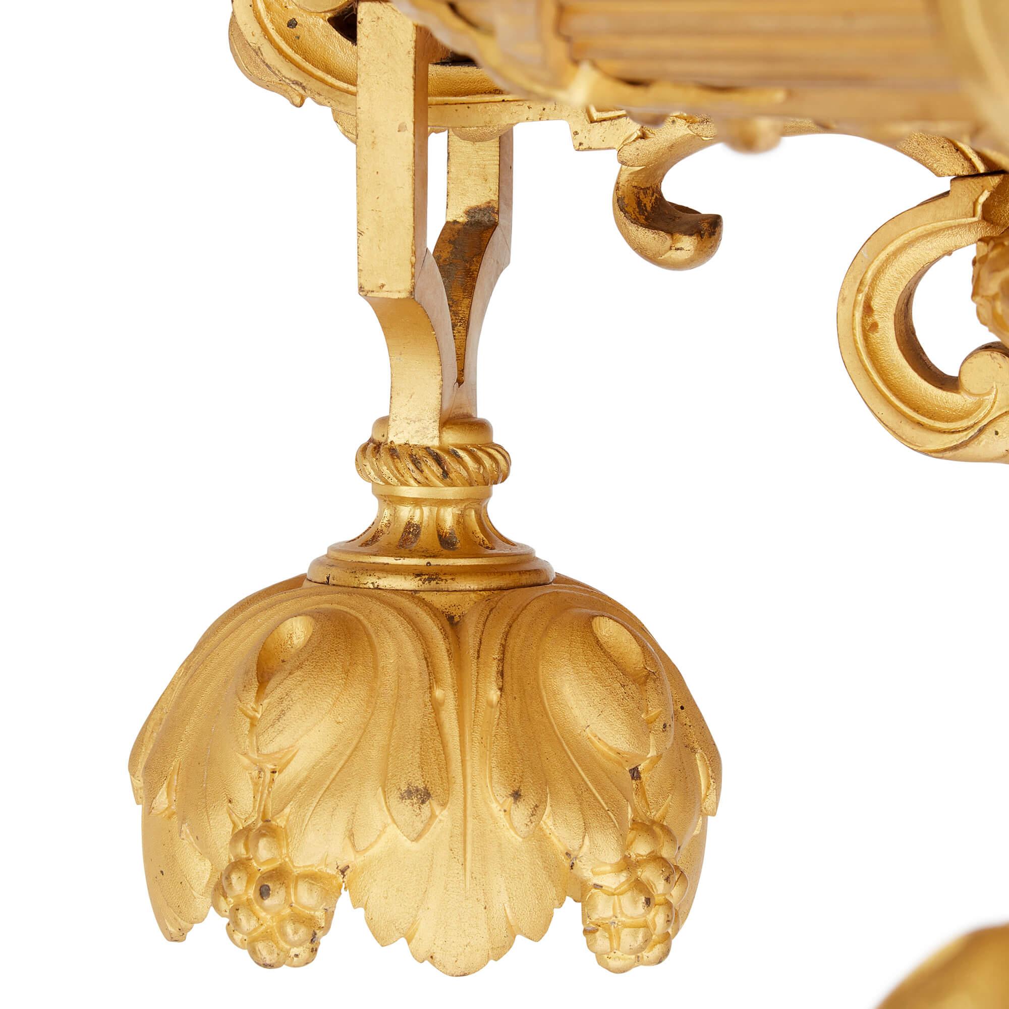 Belle Époque Lustre à six lumières en bronze doré et verre du 19e siècle, France en vente