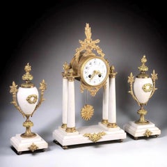 19. Jahrhundert, Französisch vergoldete Bronze und Marmor Kaminsims Uhr Garnitur Set